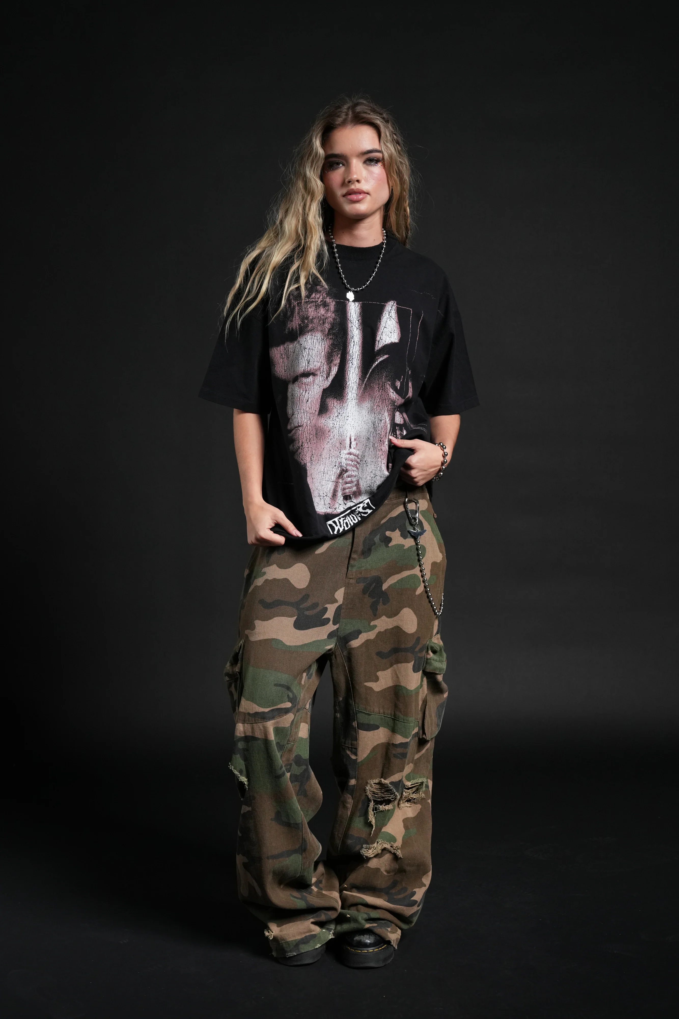 Awakened Power Grunge Mid Length Raw Hem Tee in Black - Image 5