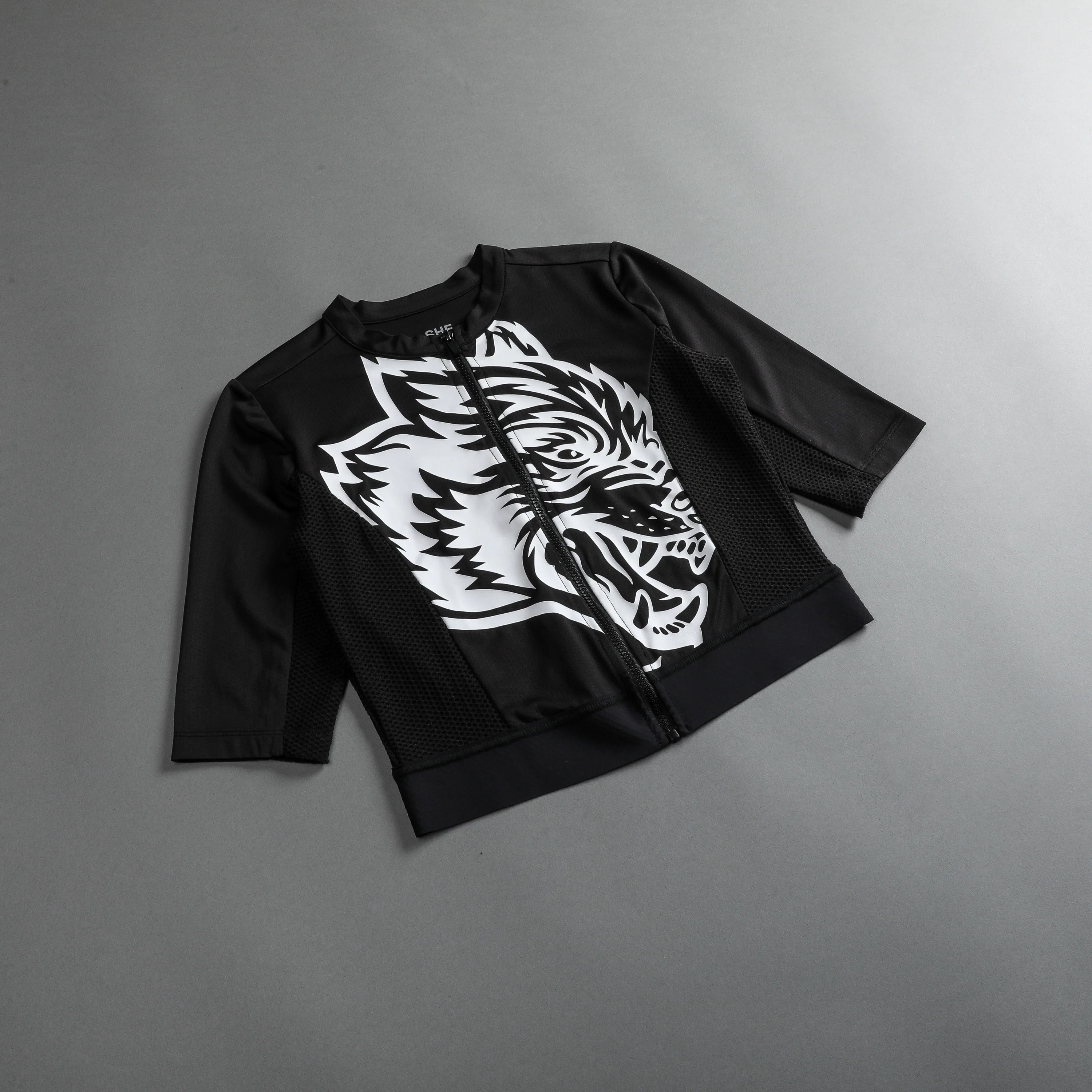 Big Wolf She Cycling Jersey in Black - Image 10