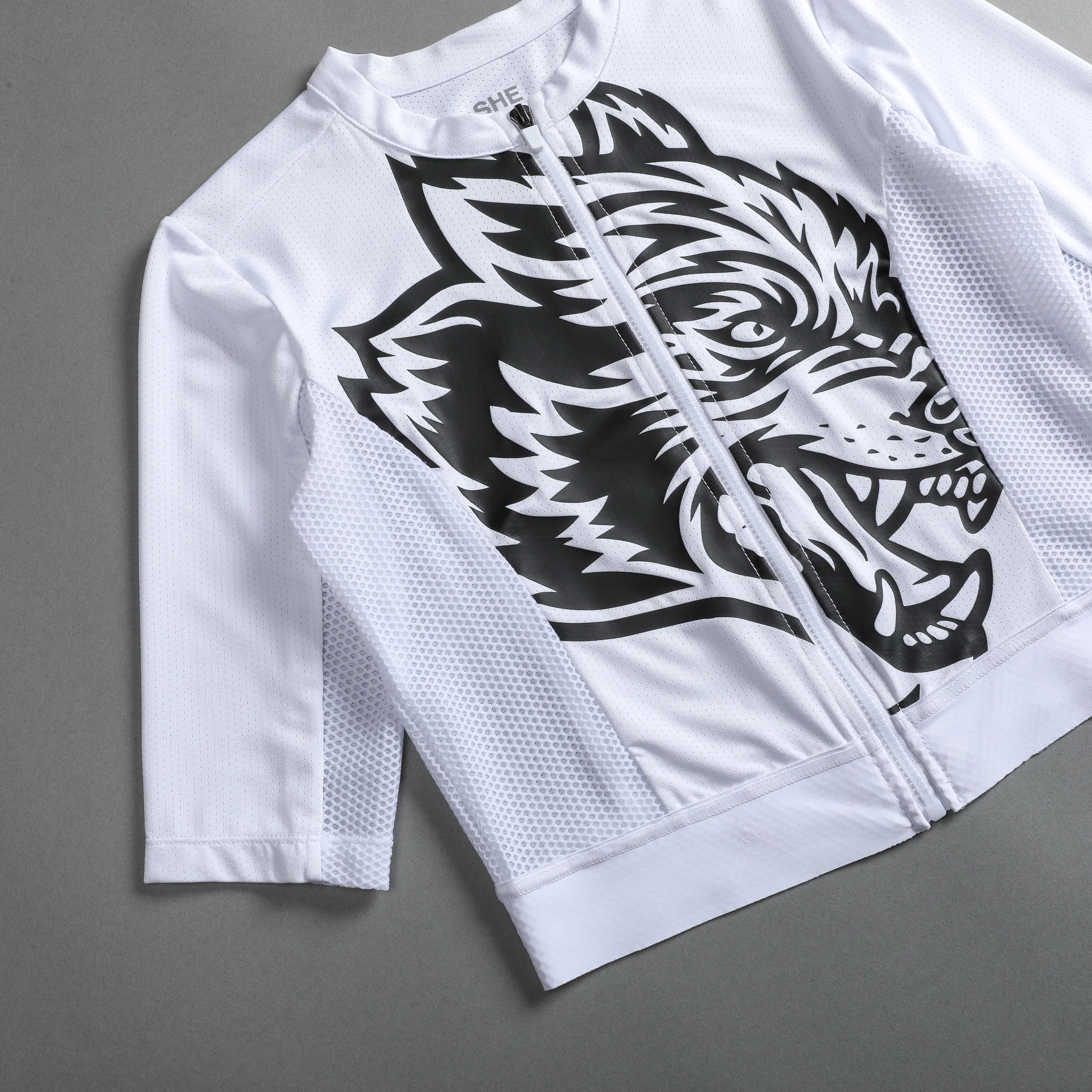 Big Wolf She Cycling Jersey in White - Image 10