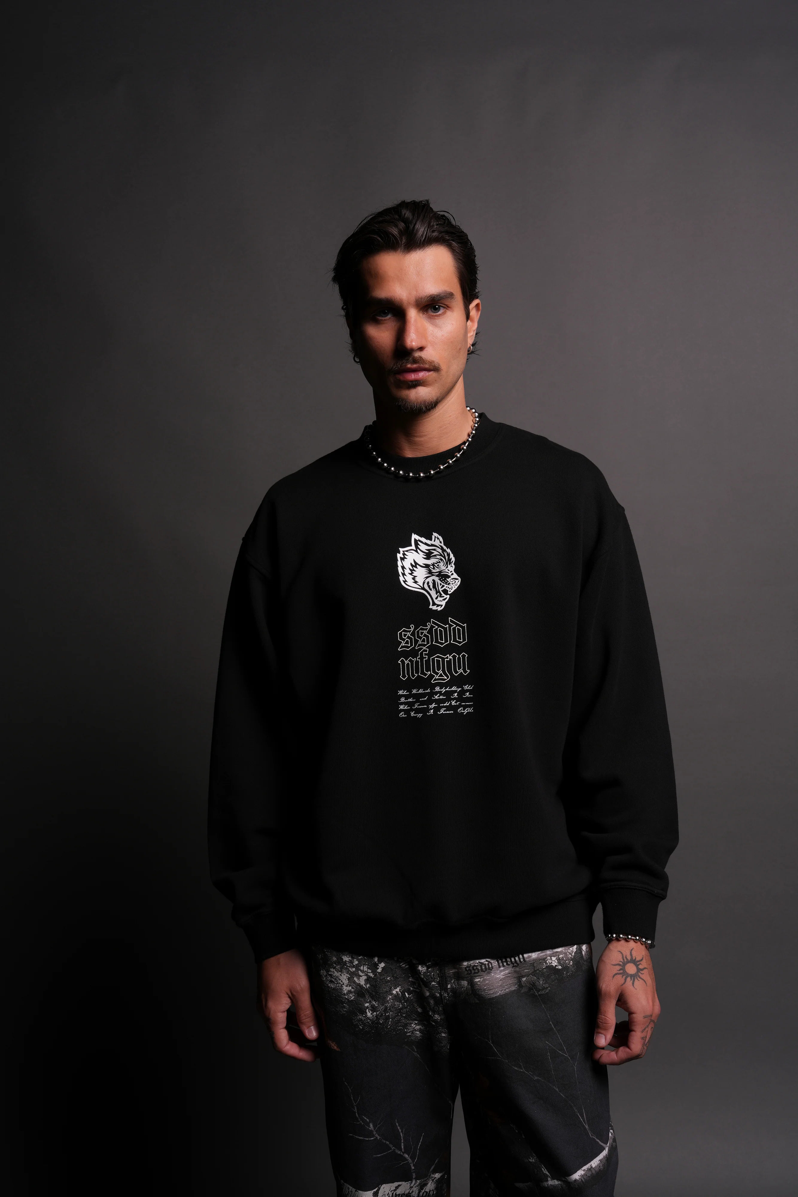 Breath Of Wolves London Crewneck in Black - Image 2