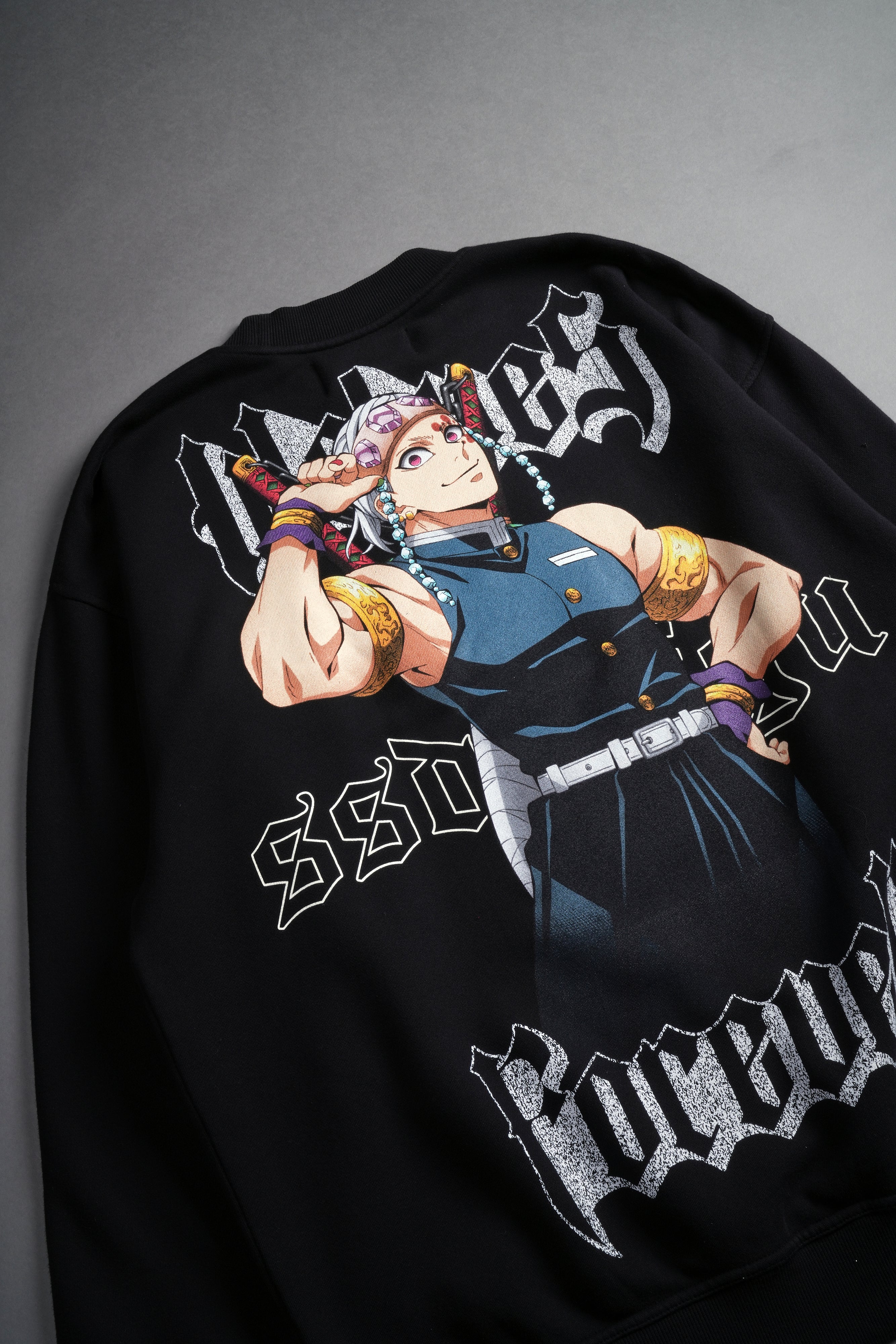 Breath Of Wolves London Crewneck in Black - Image 7
