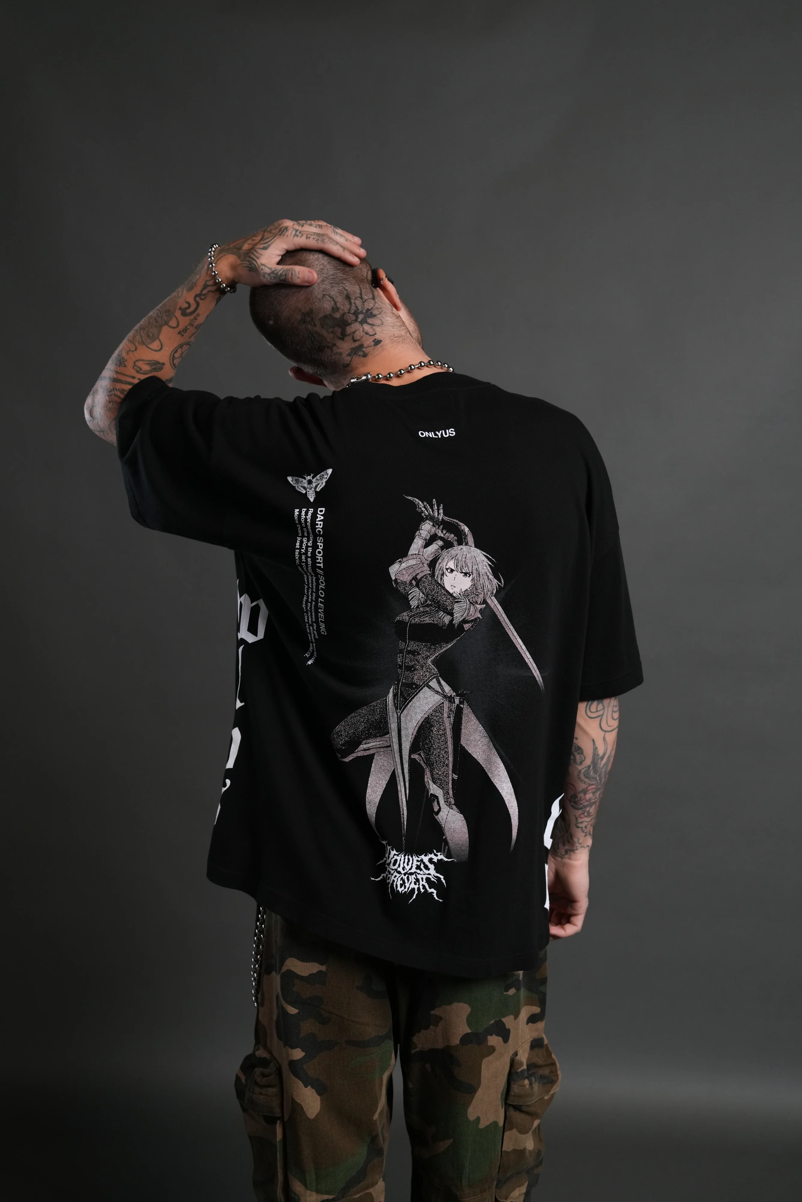 Cha Hae-In "Side By Side" Series Premium Oversized Tee in Black - Image 4