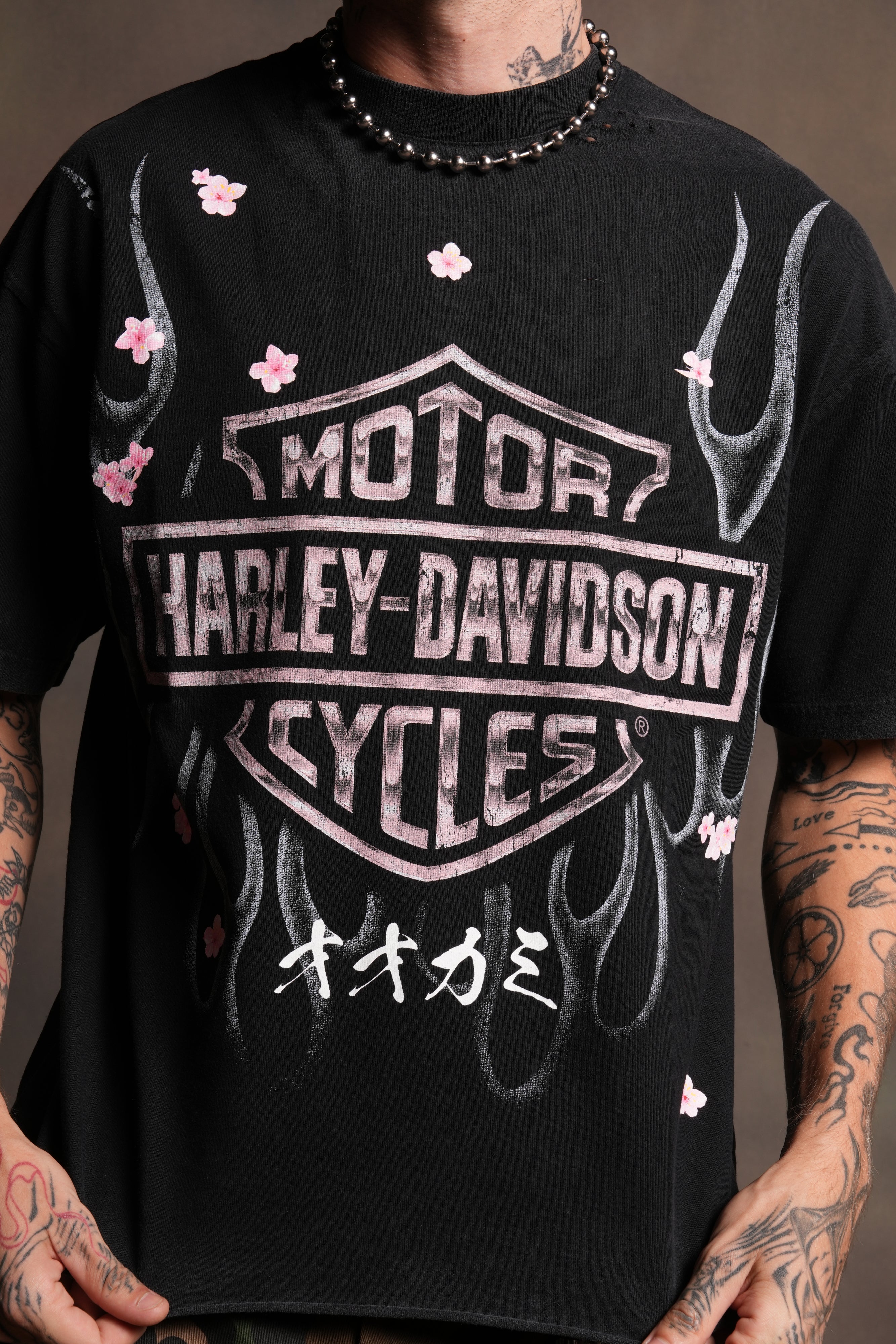 Darc Blossom Distressed Grunge Mid Length Raw Hem Tee in Washed Black - Image 7