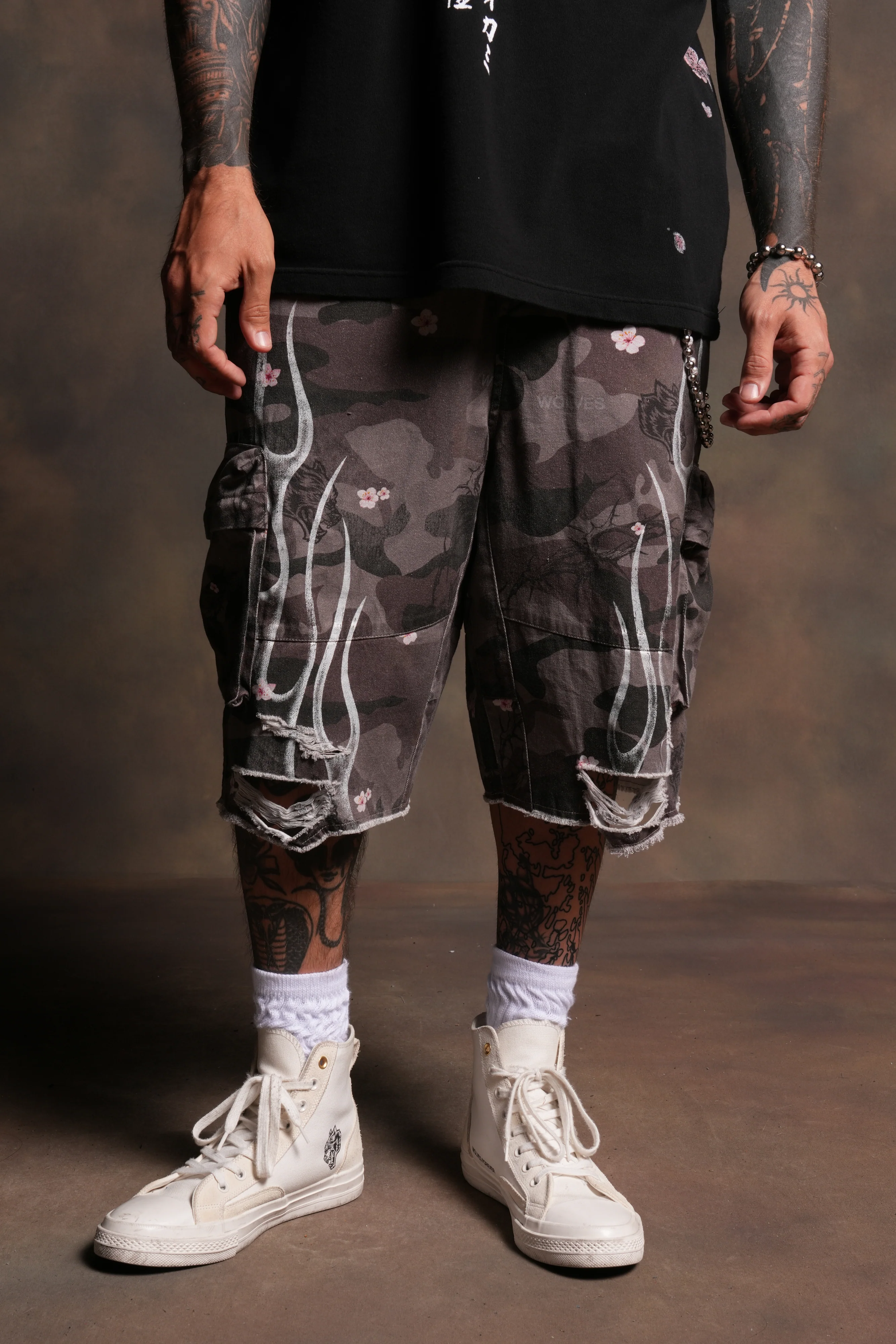 Darc Blossom Duke Cargo Shorts in Warrior In A Garden Green Camo - Image 2