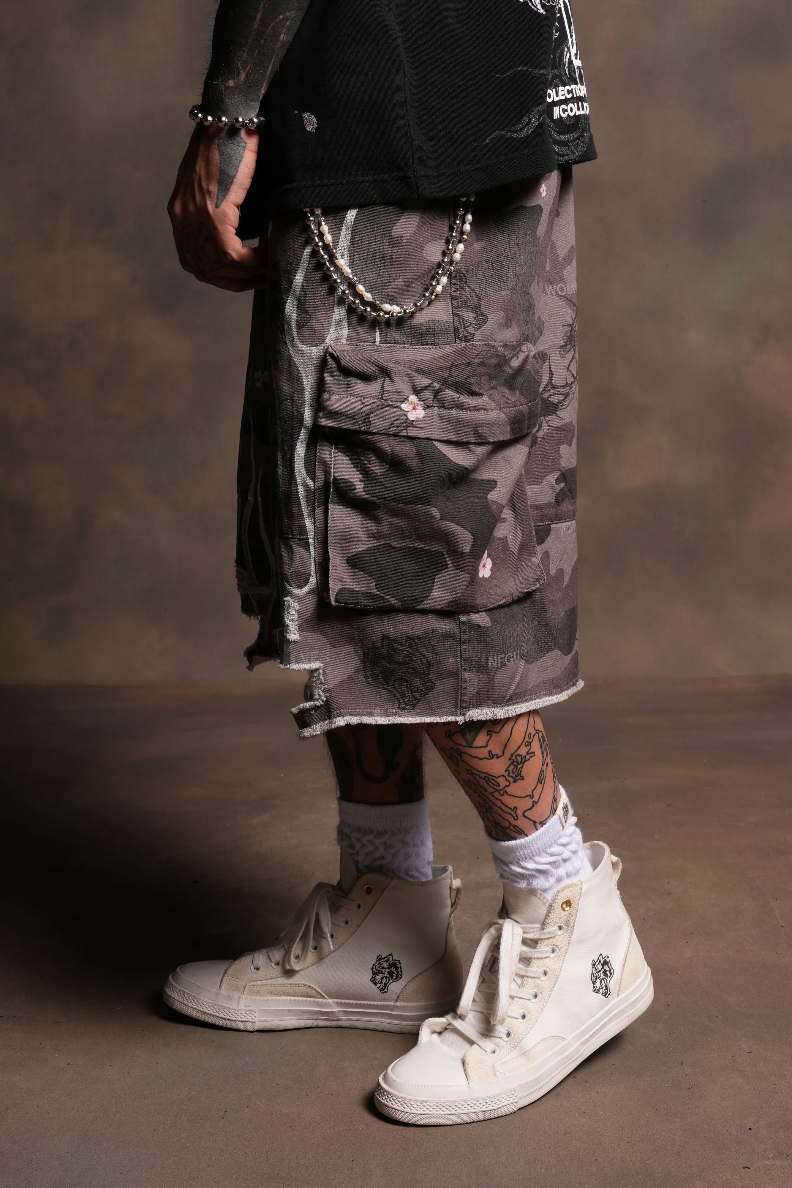 Darc Blossom Duke Cargo Shorts in Warrior In A Garden Green Camo - Image 4