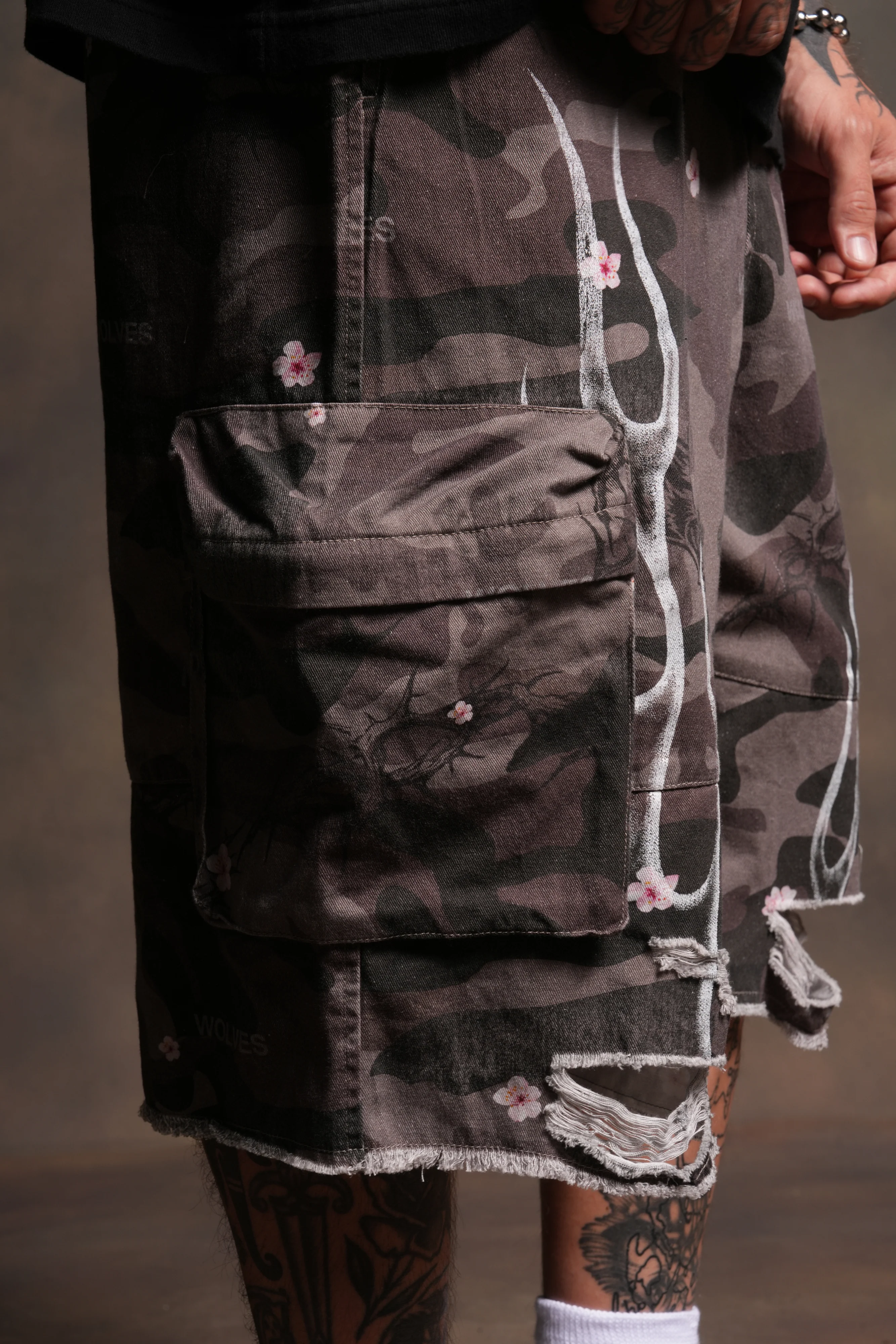Darc Blossom Duke Cargo Shorts in Warrior In A Garden Green Camo - Image 7