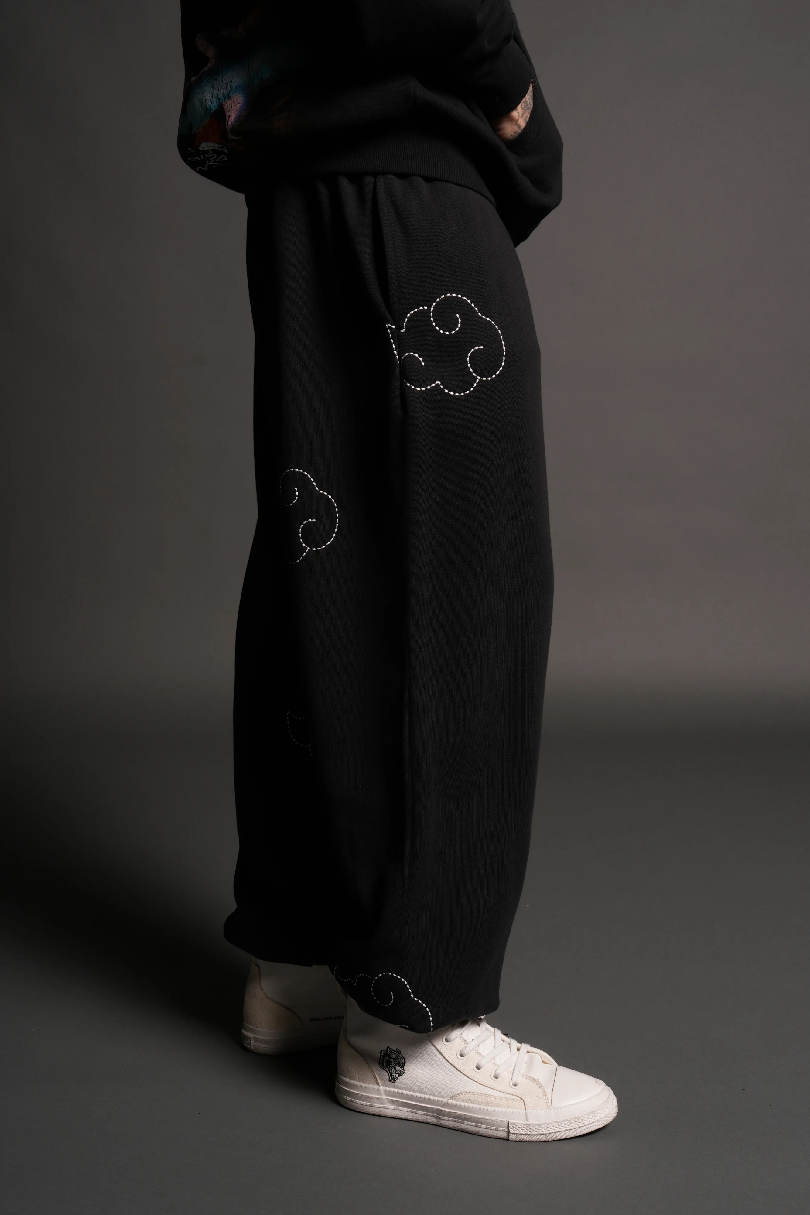 Darc Clouds Lightweight Lounger Sweat Pants in Black - Image 5