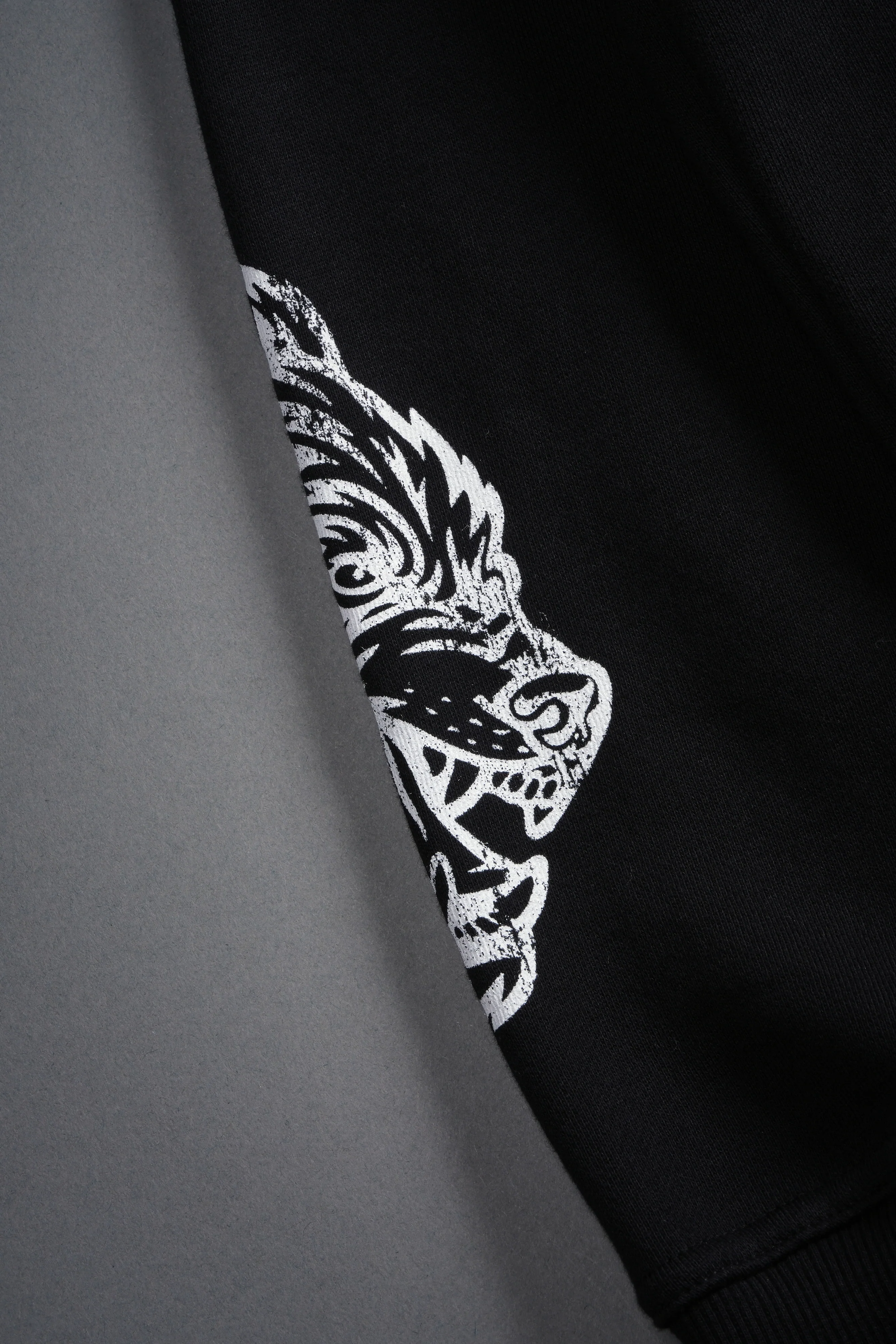 Darc Clouds London Crewneck in Black - Image 11