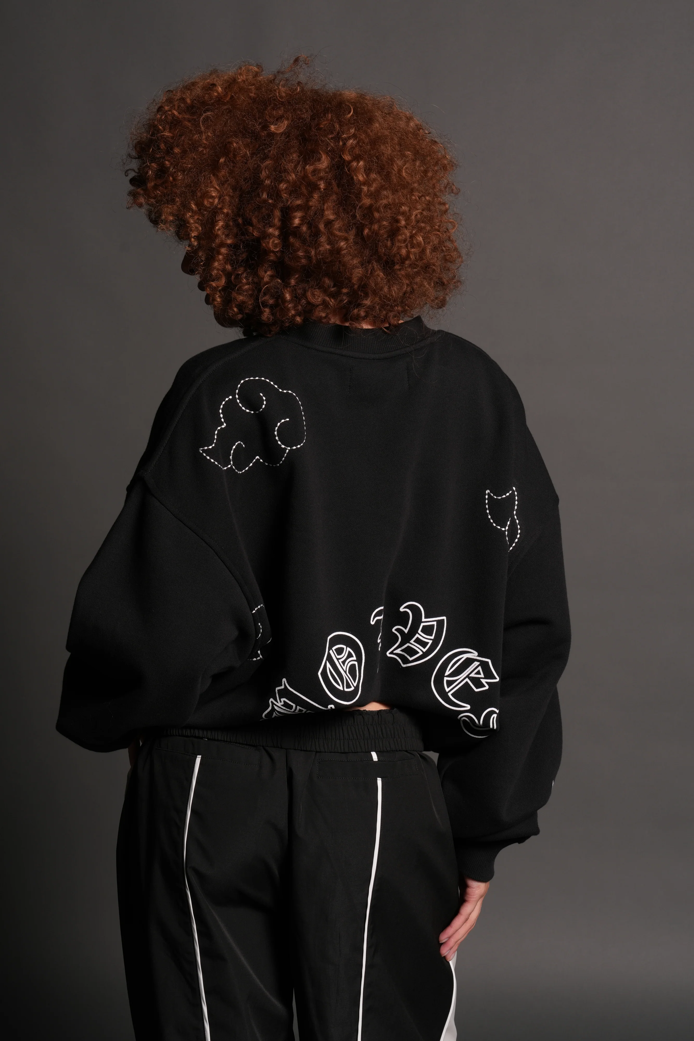 Darc Clouds London Crewneck in Black - Image 15