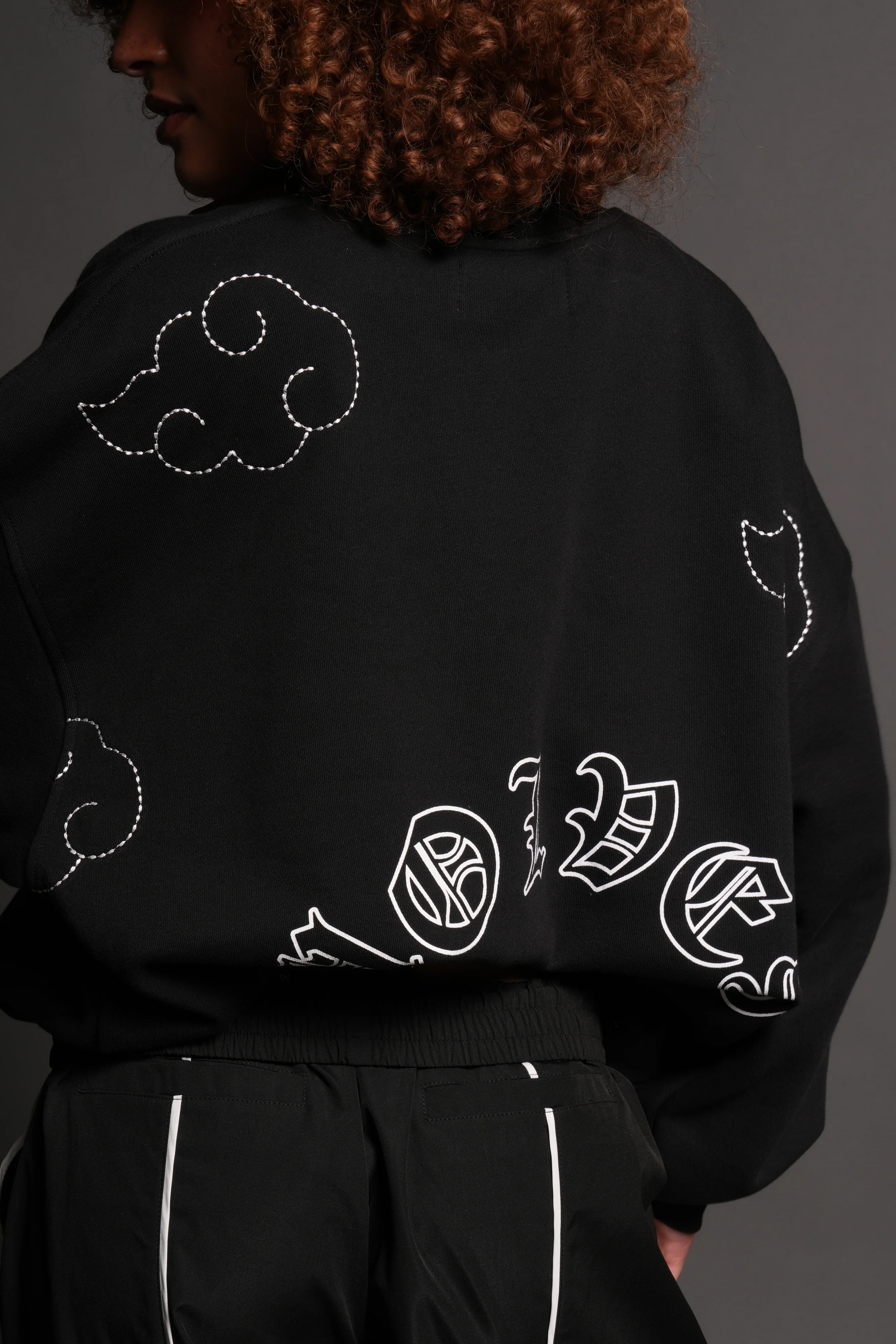 Darc Clouds London Crewneck in Black - Image 16