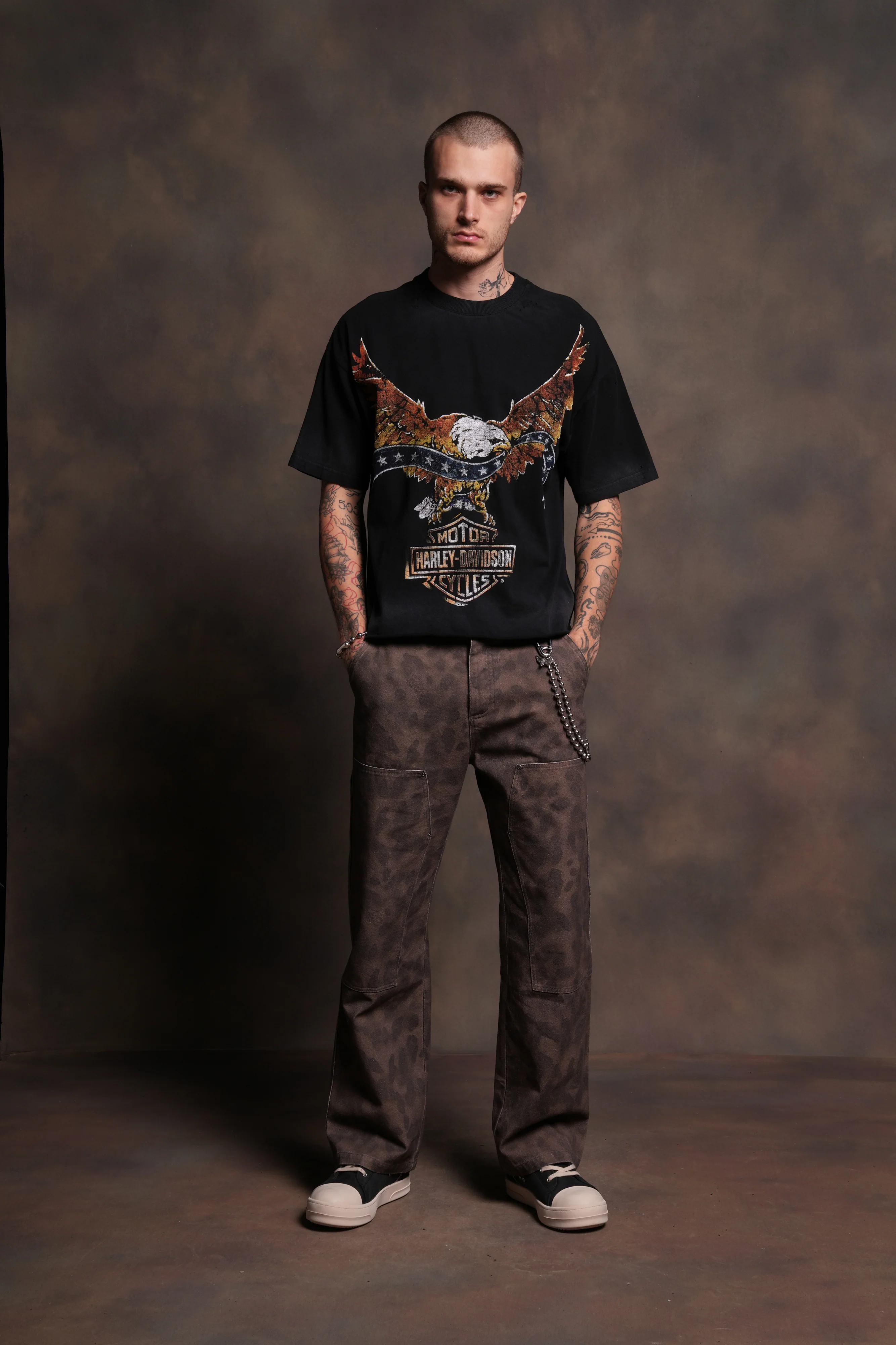Darc Eagle Distressed Grunge Mid-Length Raw Hem Tee in Black Drift Wash - Image 5