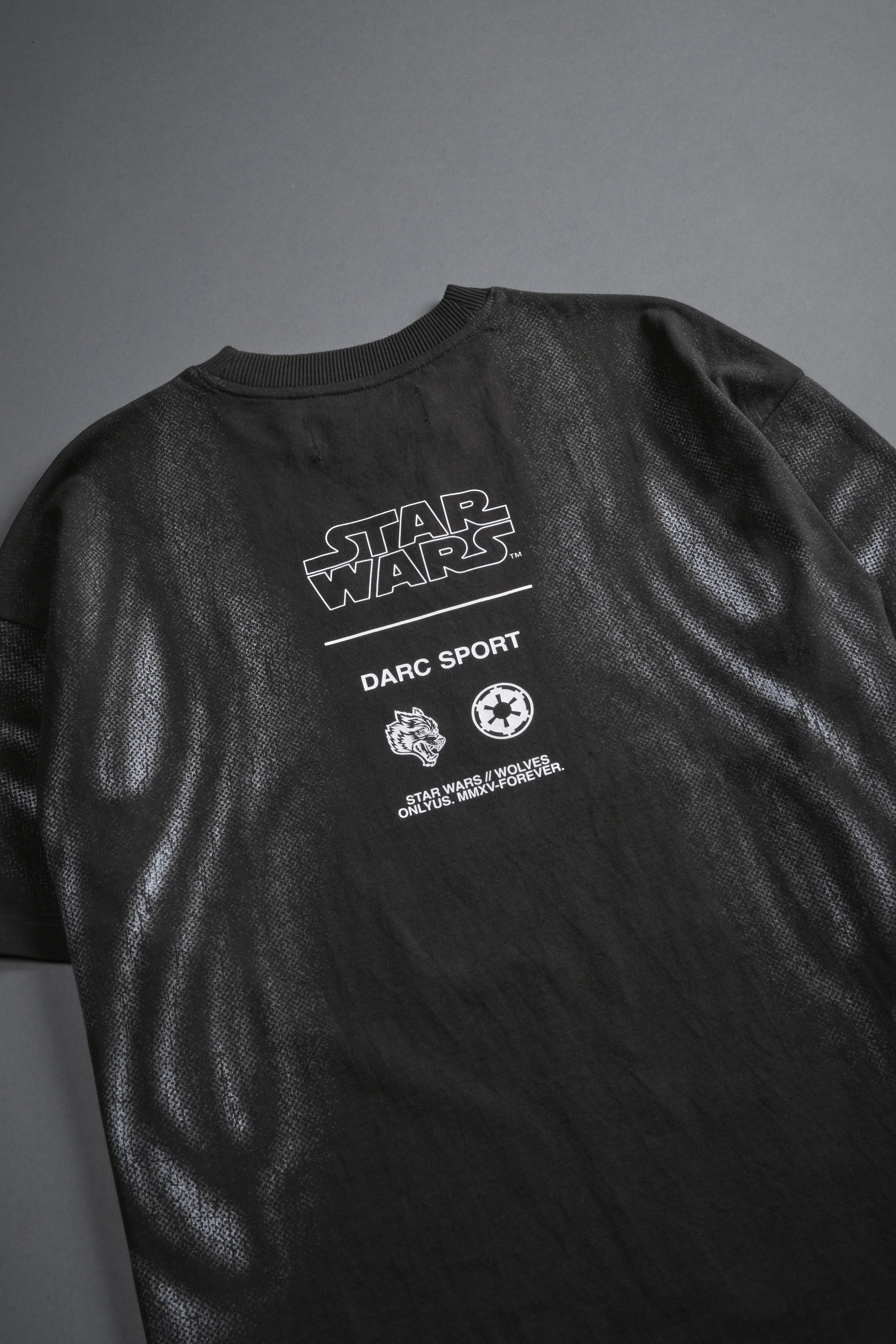 Dark Flame Grunge Mid Length Raw Hem Tee in Wolf Gray - Image 4