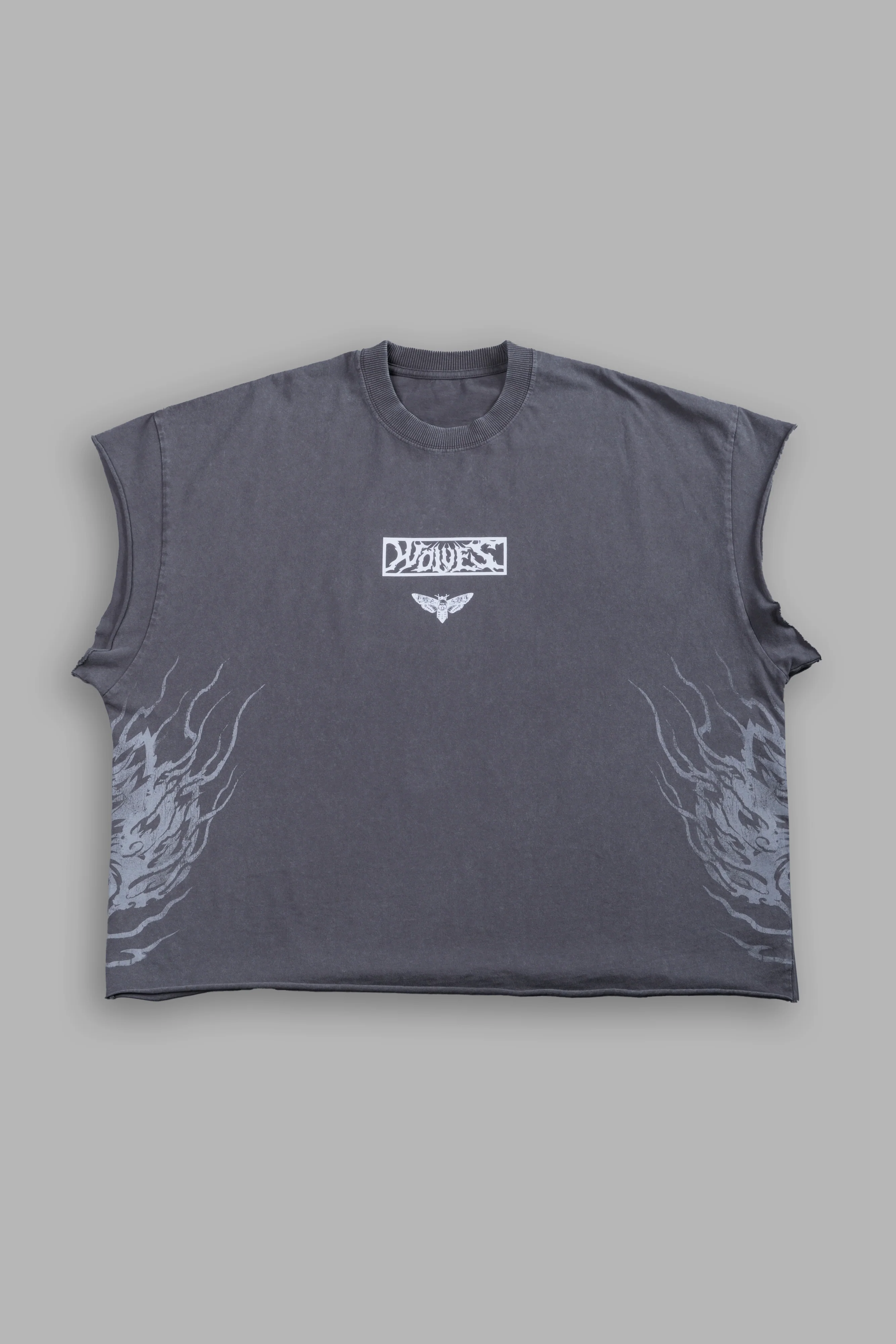 Death's-Head Grunge Cut-Off Mid Length Raw Hem Tee in Slate Gray - Image 3