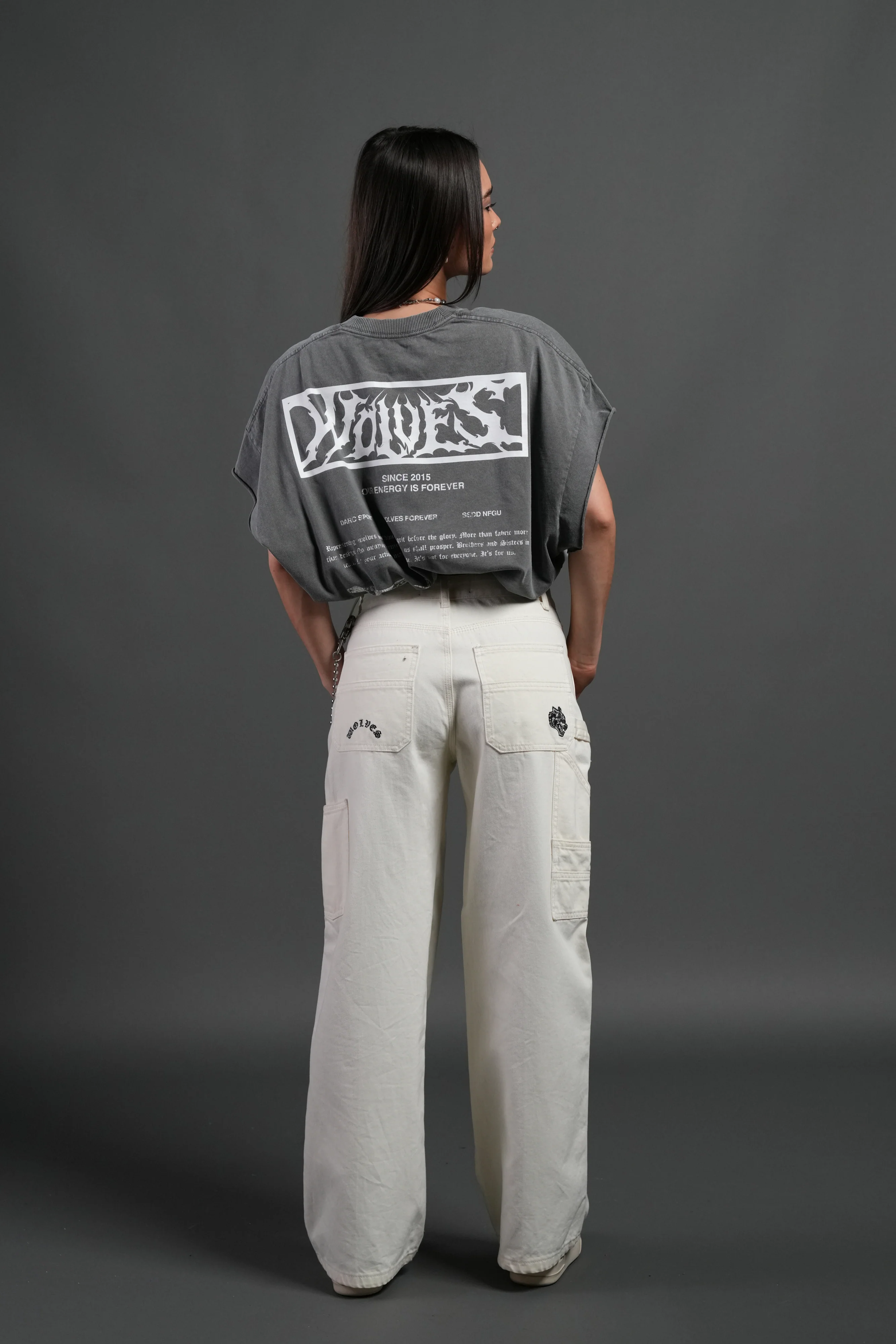 Death's-Head Grunge Cut-Off Mid Length Raw Hem Tee in Slate Gray - Image 6