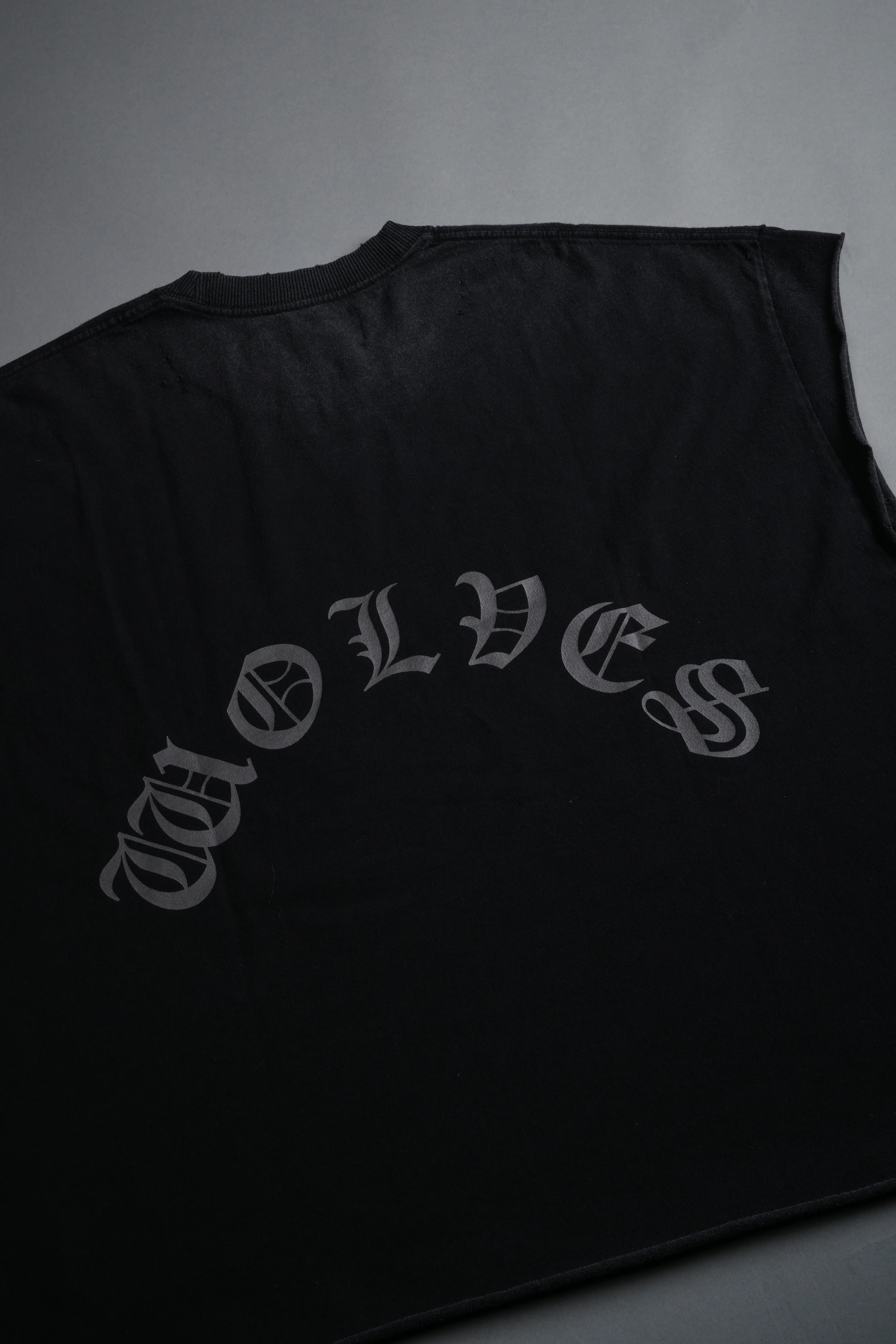 DSVD Legacy Distressed Grunge Cut-Off Mid-Length Raw Hem Tee in Black - Image 10