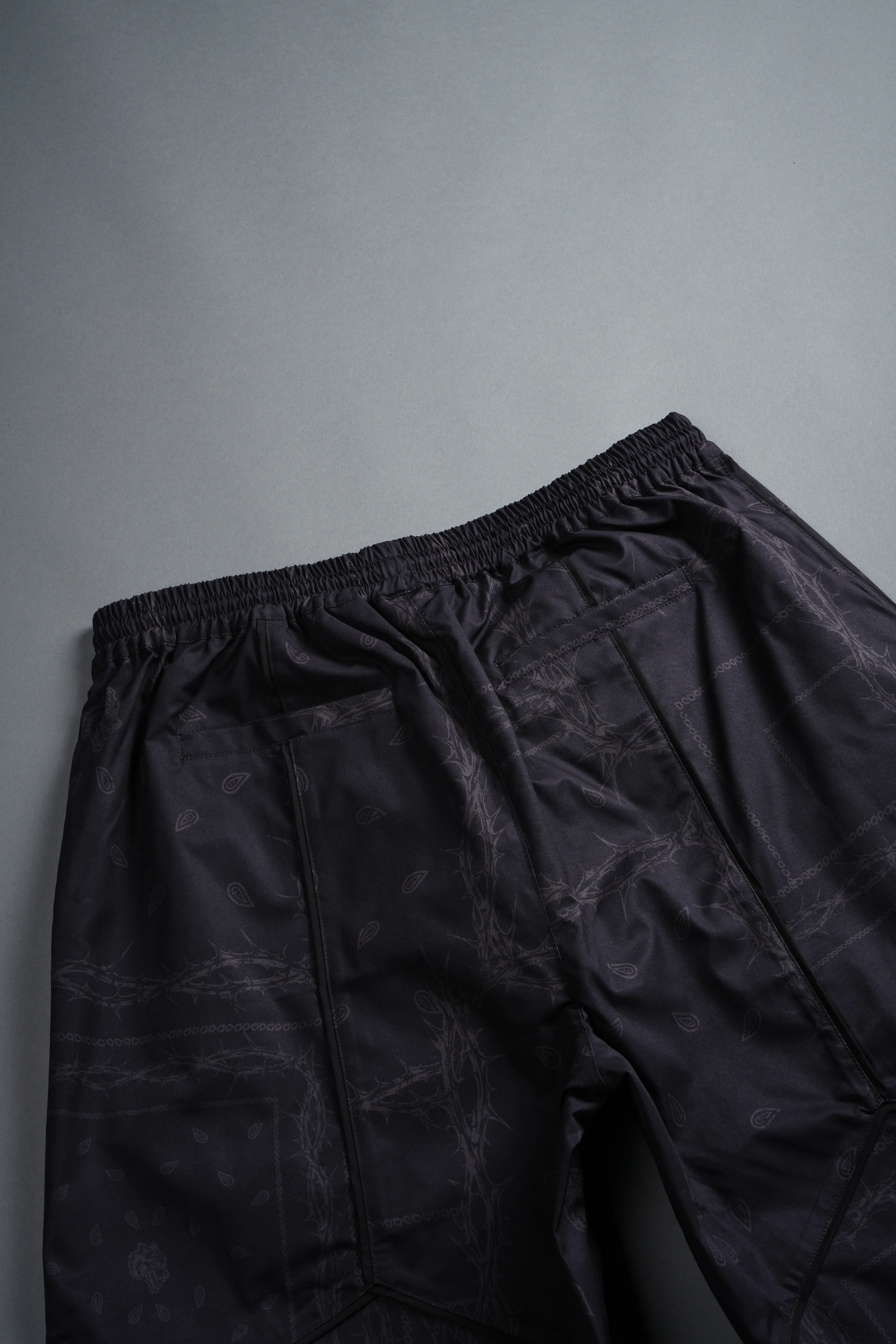 Dual Mens Quinn Track Shorts in Black Thorn Paisley - Image 9