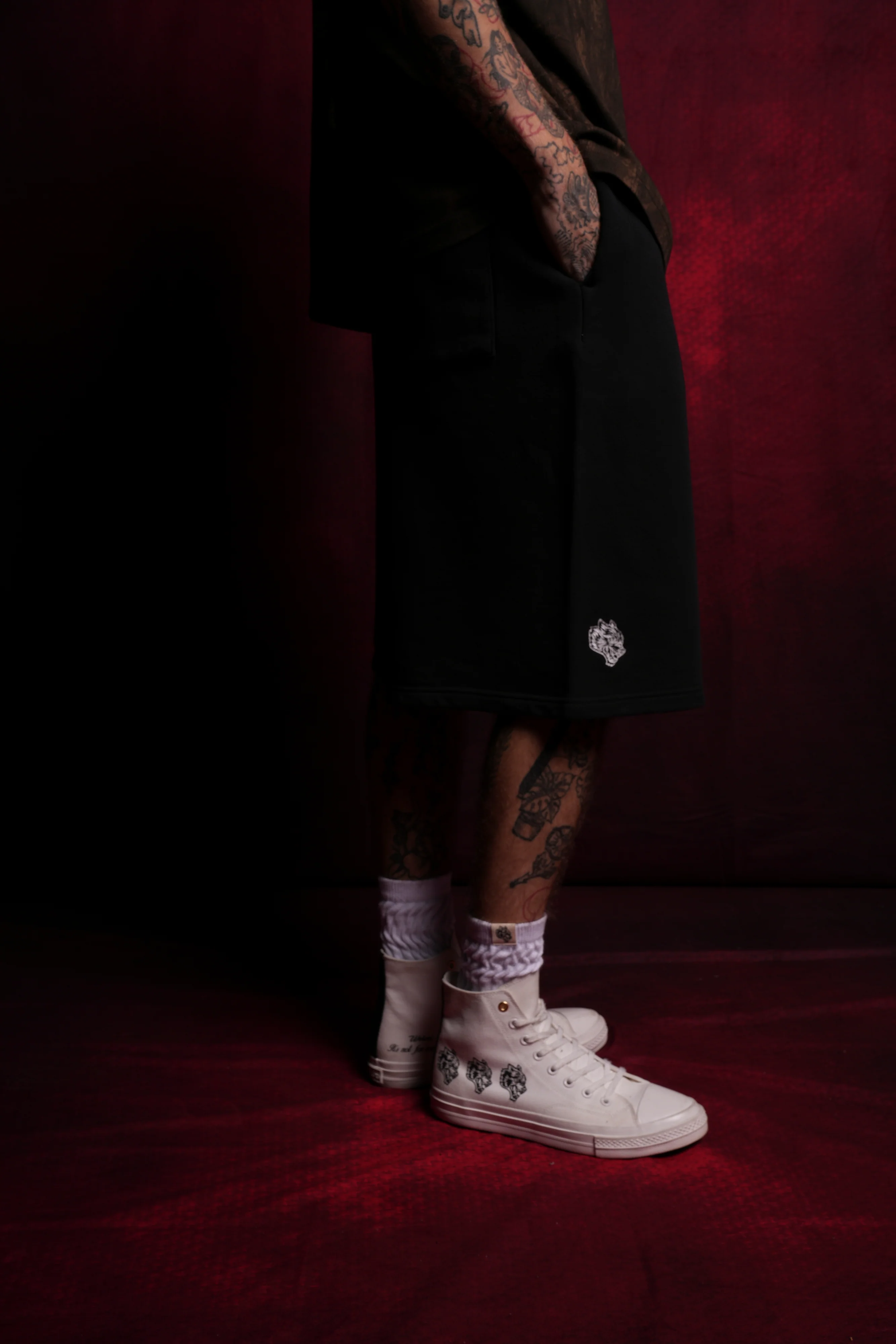 Dual Oversized Osiris Sweat Shorts in Black - Image 5