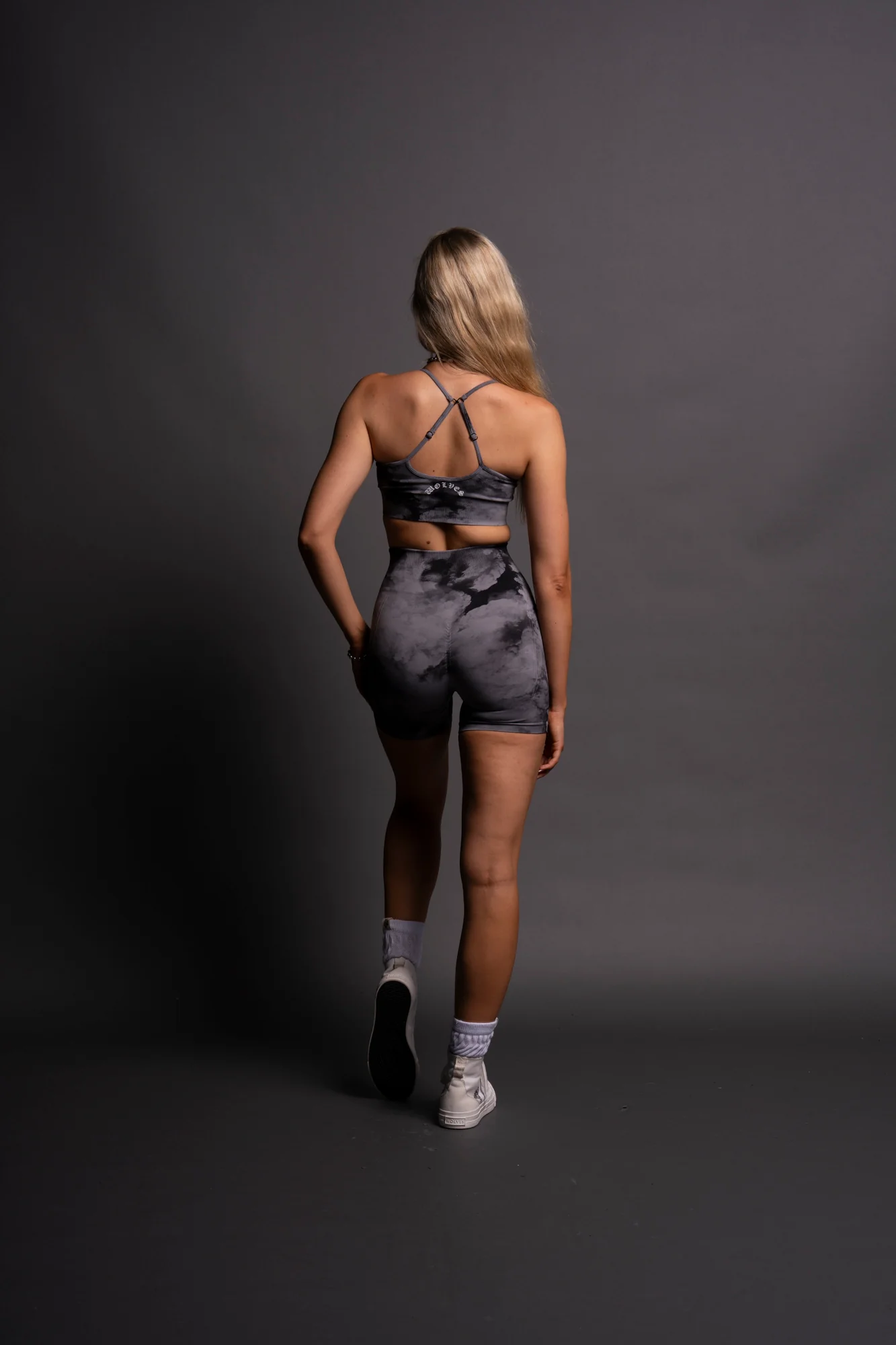 Dual Wolf Chopper "Everson Seamless" Sports Bra in Black Ghost Clouds - Image 15