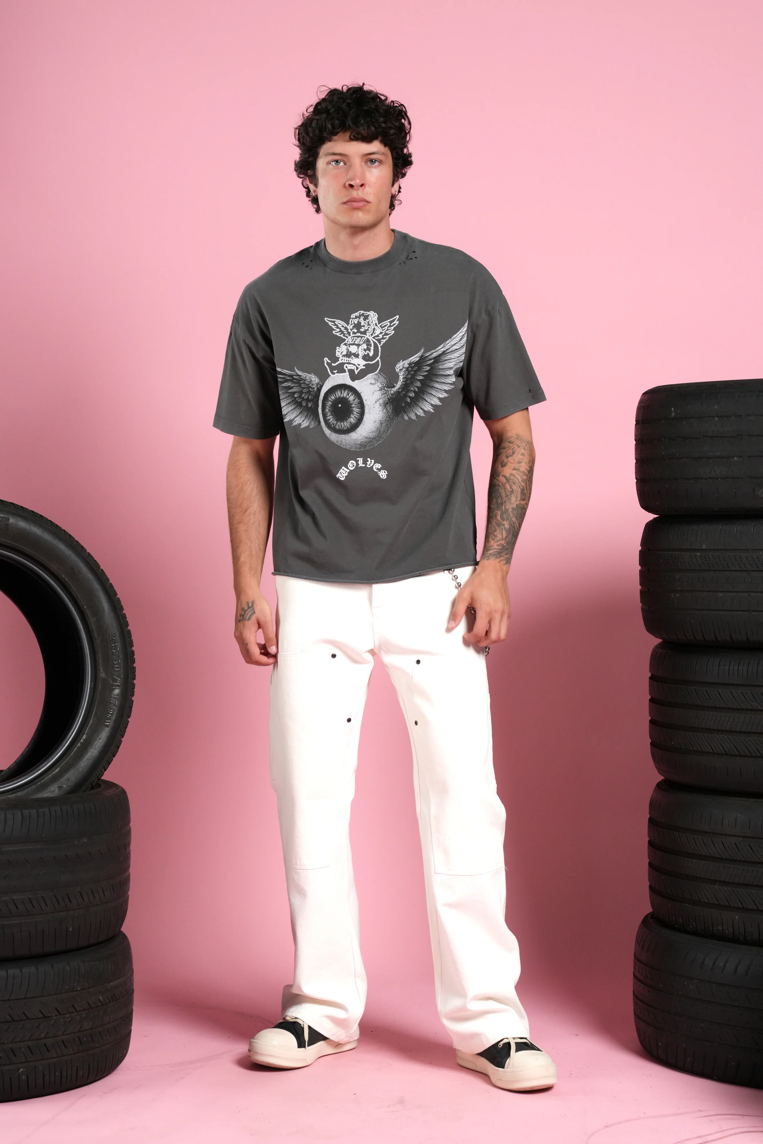 Flight Club Distressed Grunge Mid-Length Raw Hem Tee in Wolf Gray - Image 5