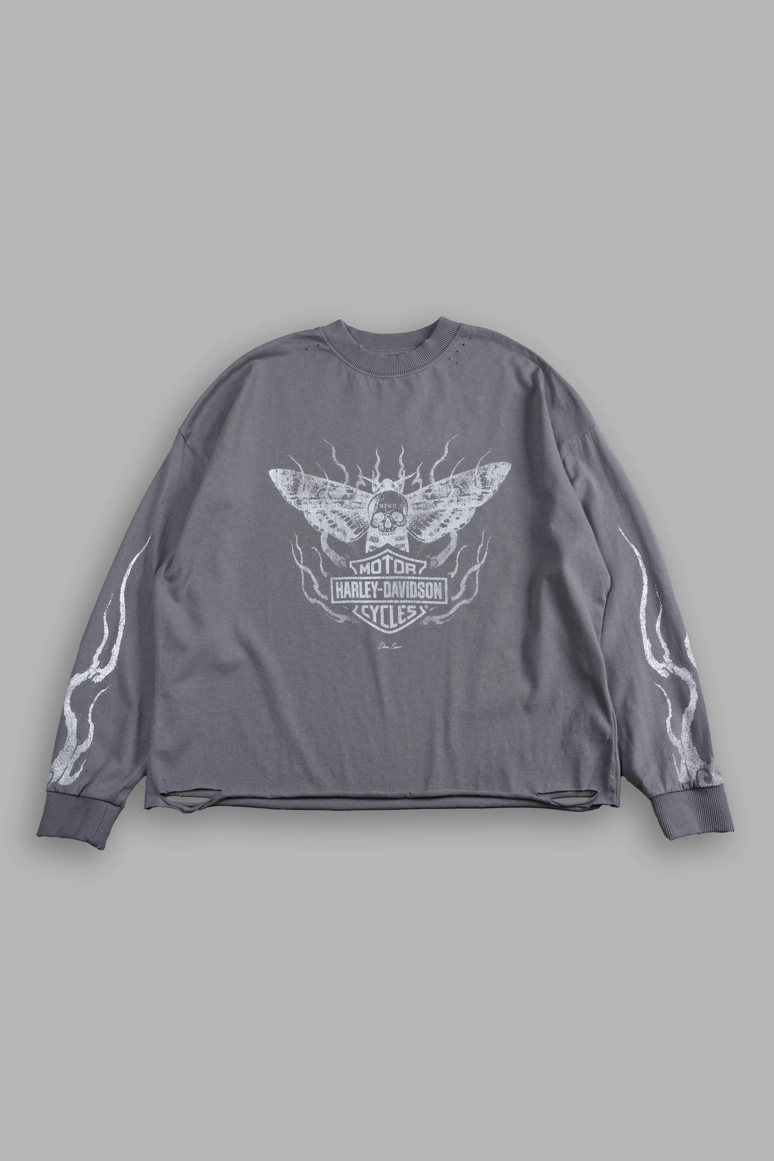 H-D Moth Inferno Distressed Grunge Box Cut Ls Tee in Slate Gray