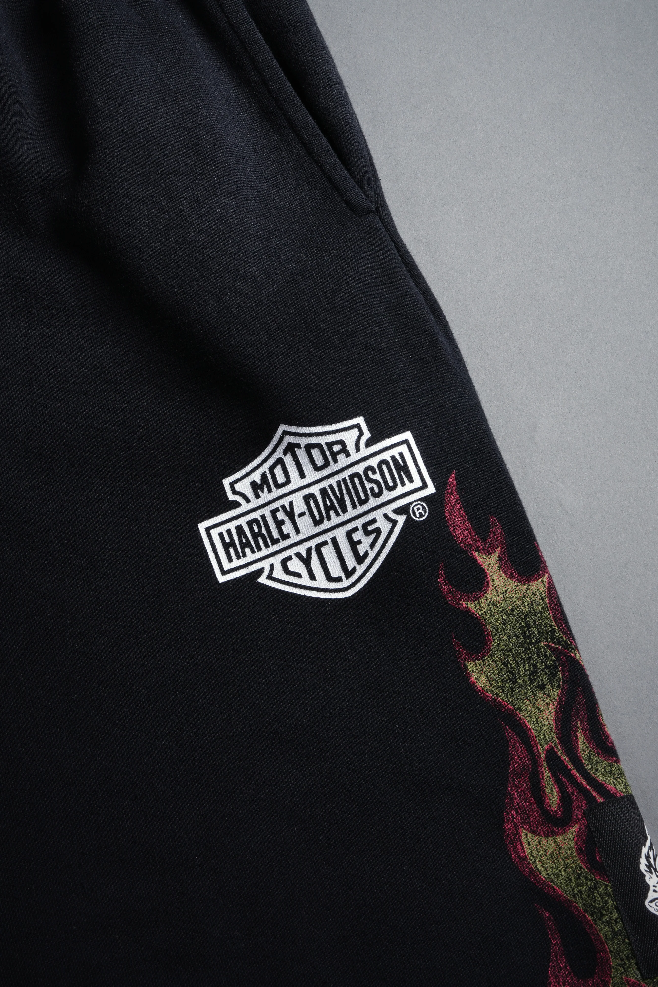 Harley-Davidson Wolves Bigelow Cargo Sweat Pants in Black Drift Wash - Image 12
