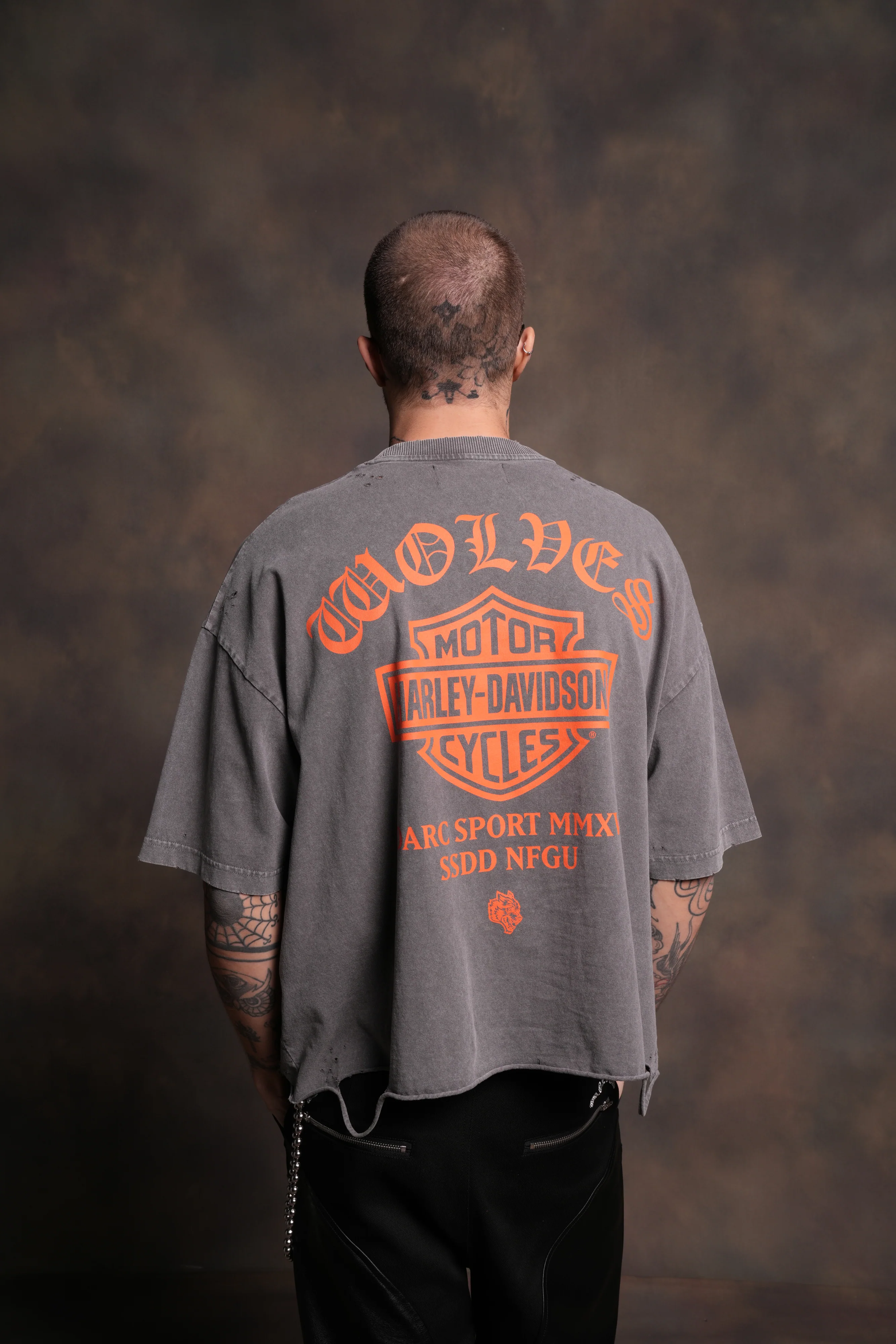 Harley-Davidson Wolves Distressed Grunge "Box Cut" Tee in Slate Gray - Image 4