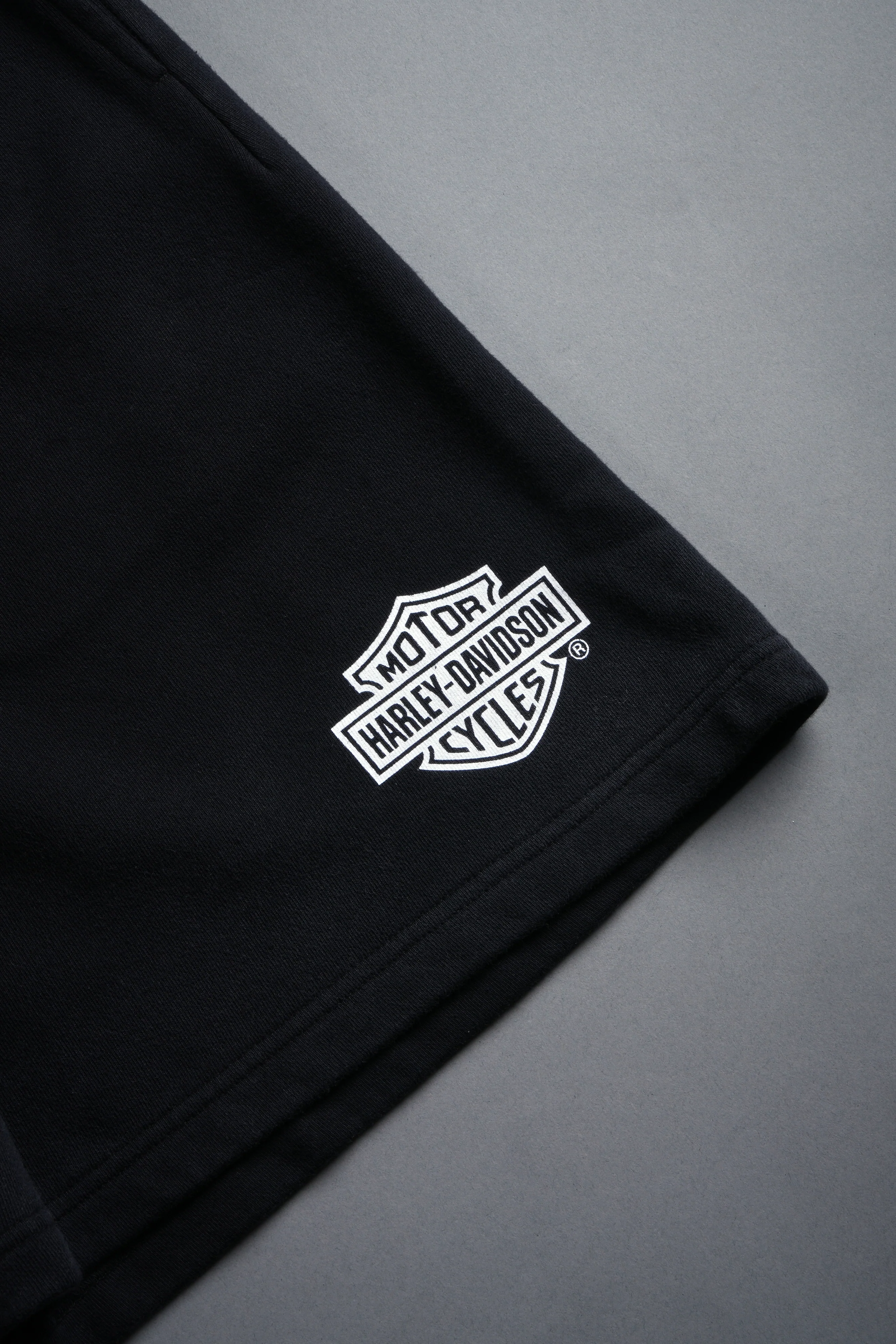 Harley-Davidson Wolves Oversized Post Lounge Sweat Shorts V2 in Black Drift Wash - Image 9