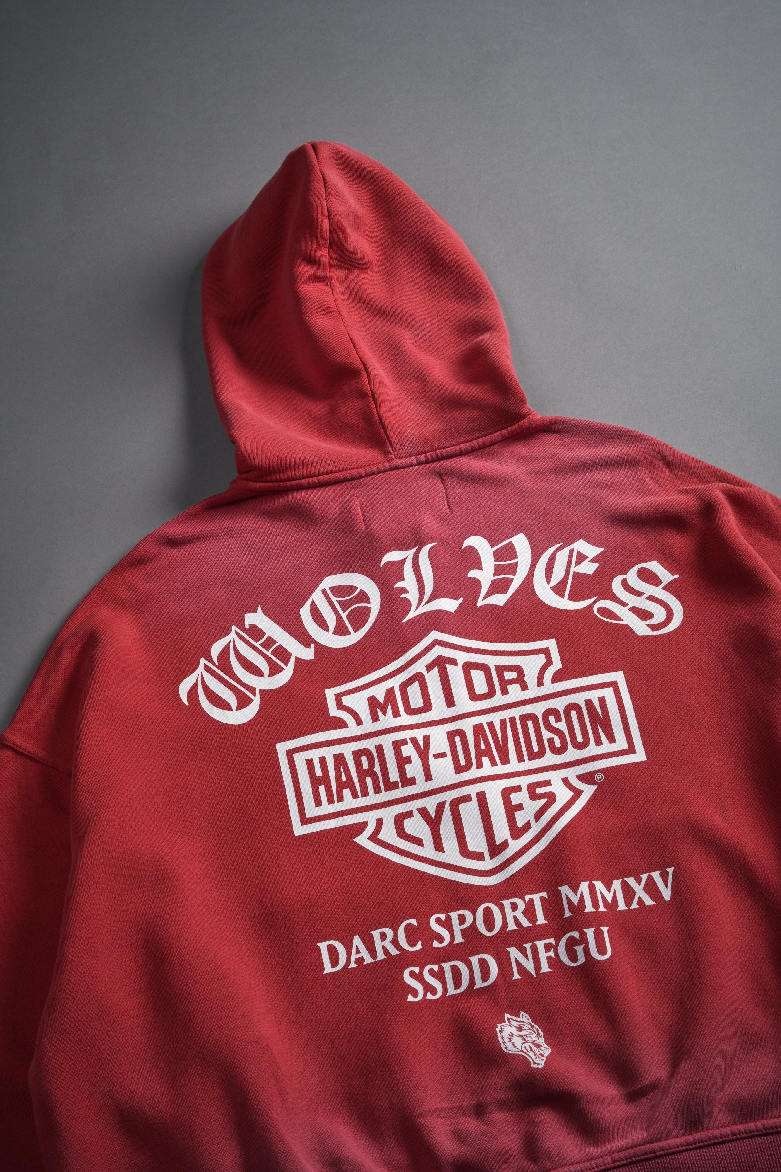 Harley-Davidson Wolves Vex Double Zip Hoodie in Roman Red Drift Wash - Image 11
