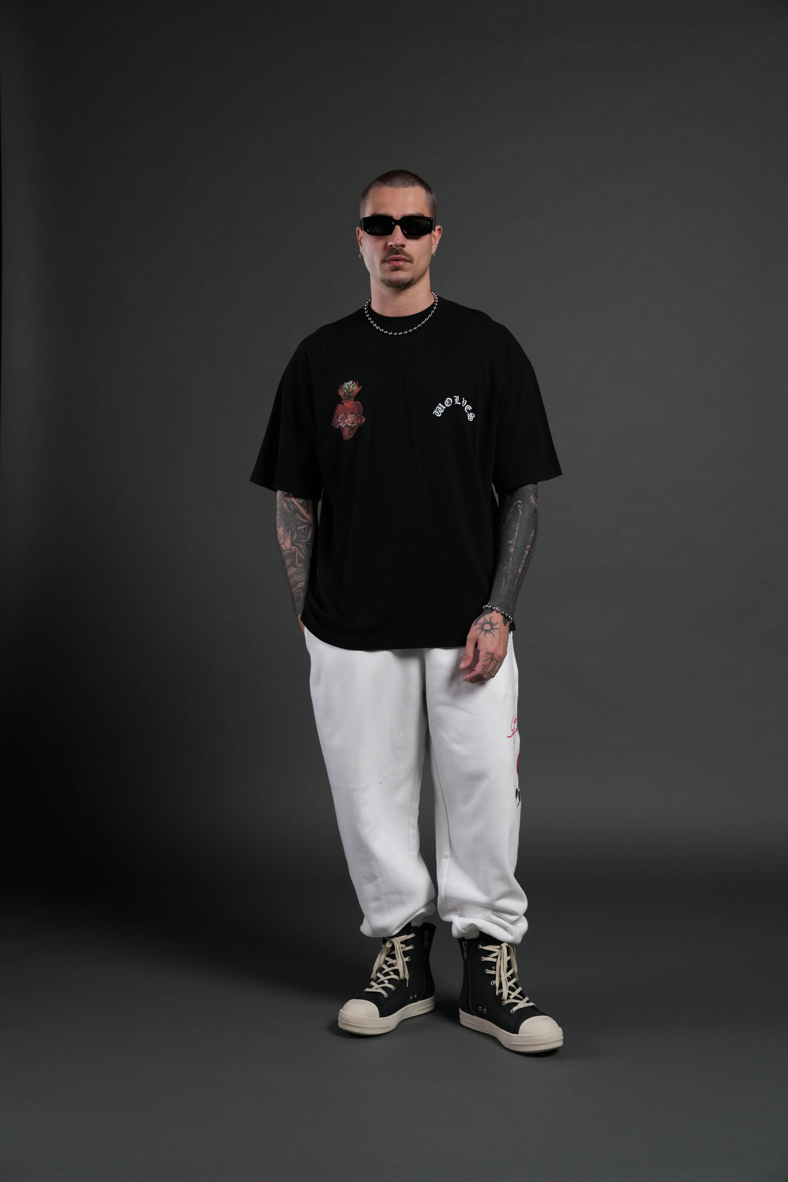 Heart Oath Premium Oversized Tee in Black - Image 5