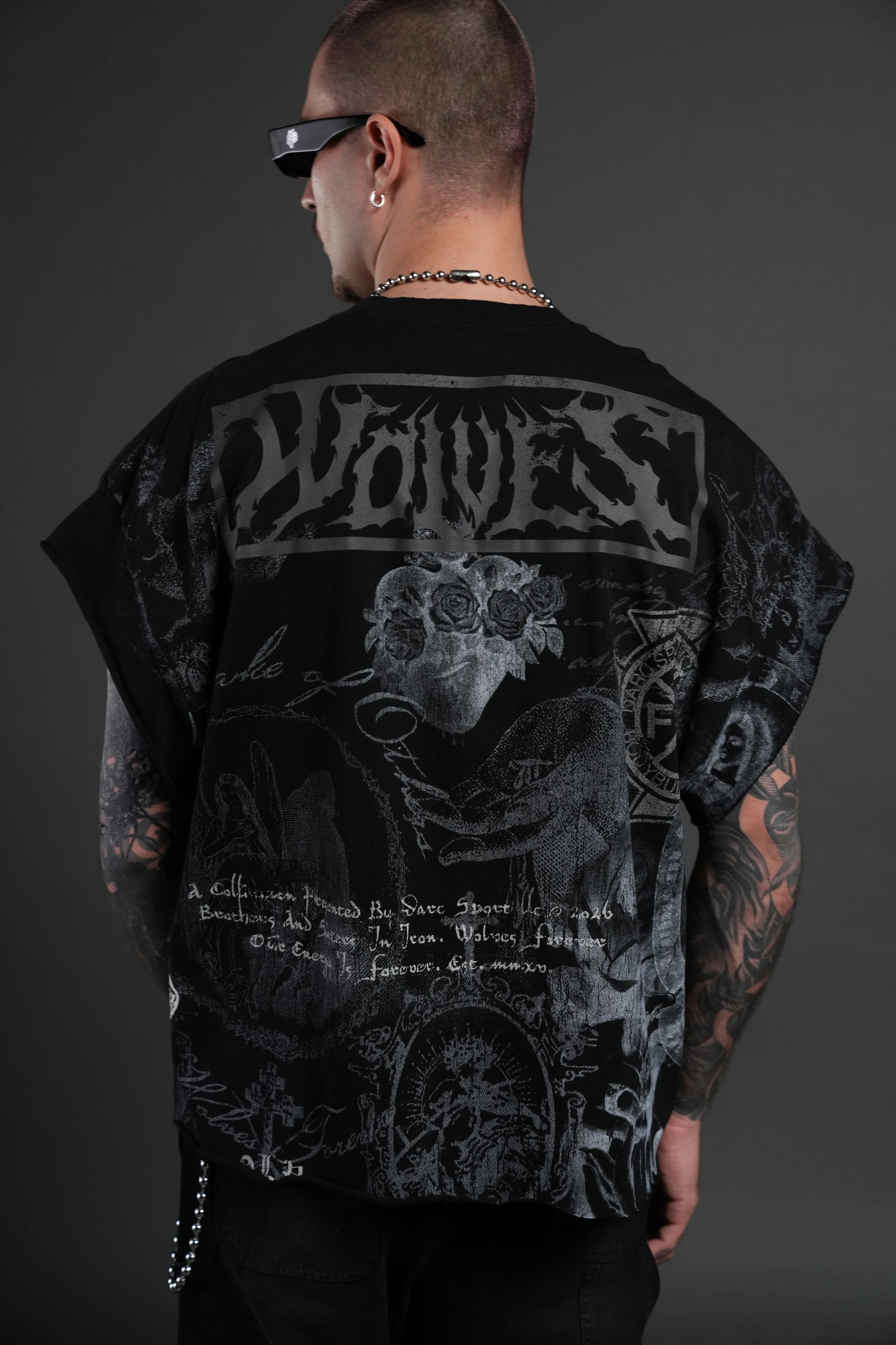 Heart of Thorns Distressed Grunge Cut-Off Mid-Length Raw Hem Tee in Black - Image 8