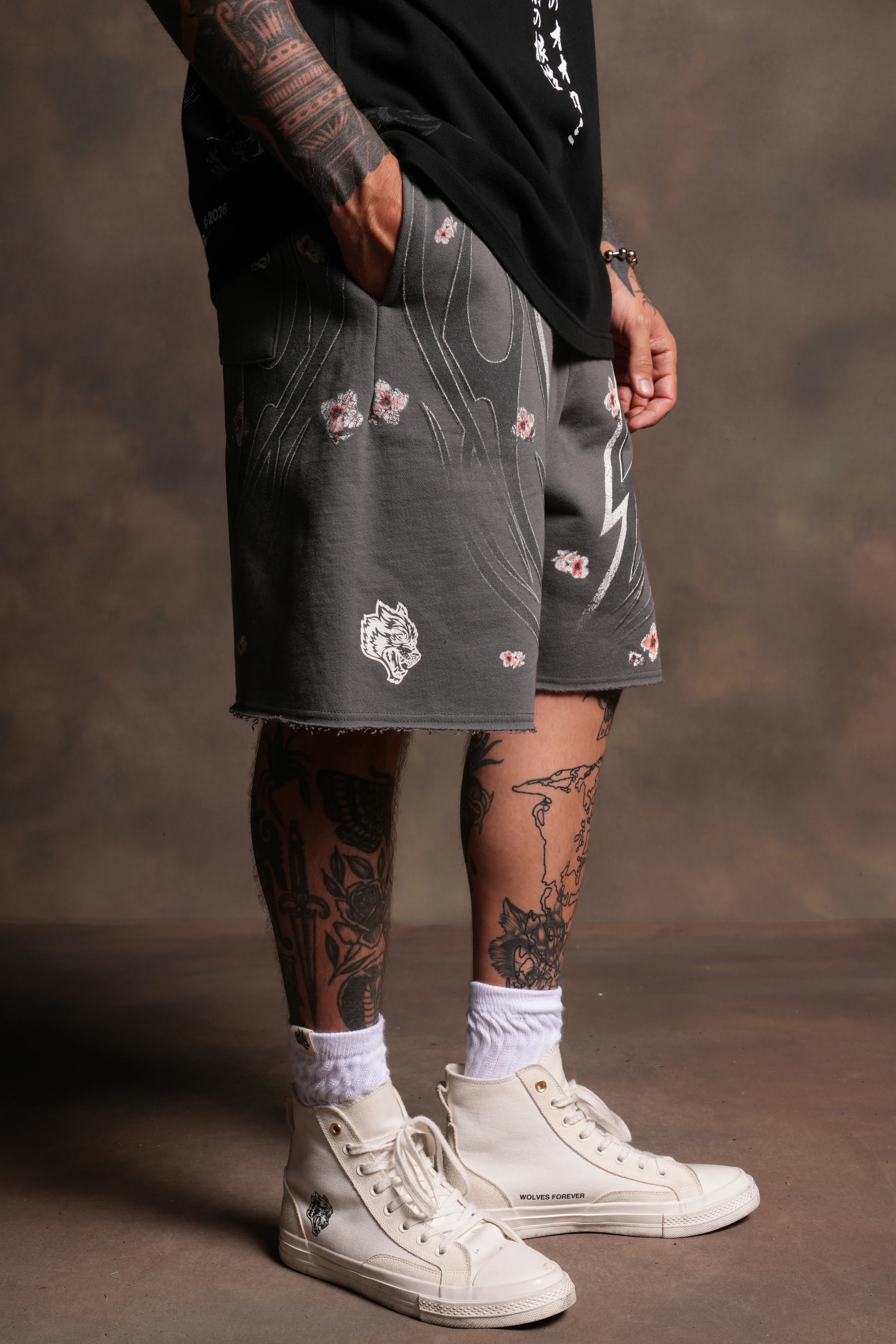 Iron Sakura Grunge Oversized Raw Hem Post Lounge Sweat Shorts in Slate Gray - Image 5