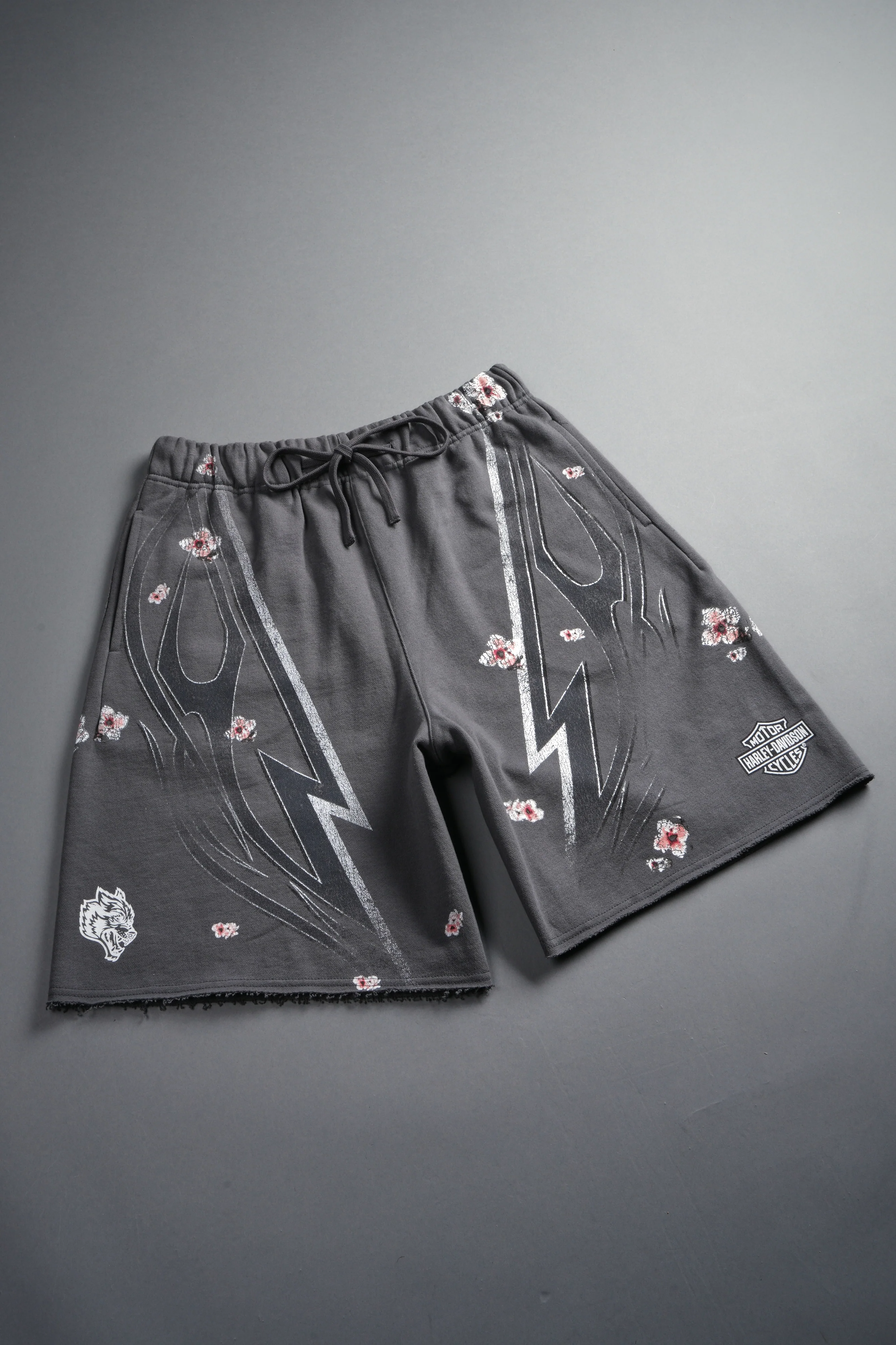 Iron Sakura Grunge Oversized Raw Hem Post Lounge Sweat Shorts in Slate Gray - Image 8