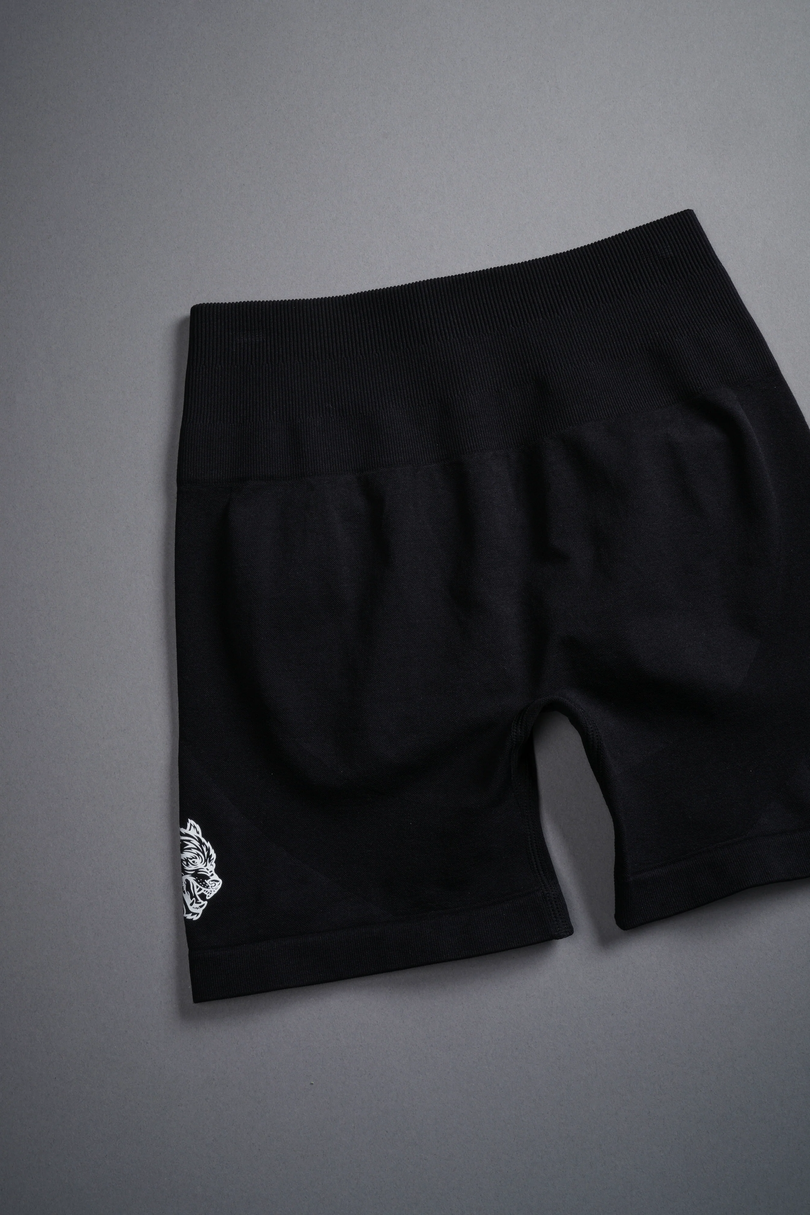 Journey Everson Seamless "Training" Shorts in Black - Image 10