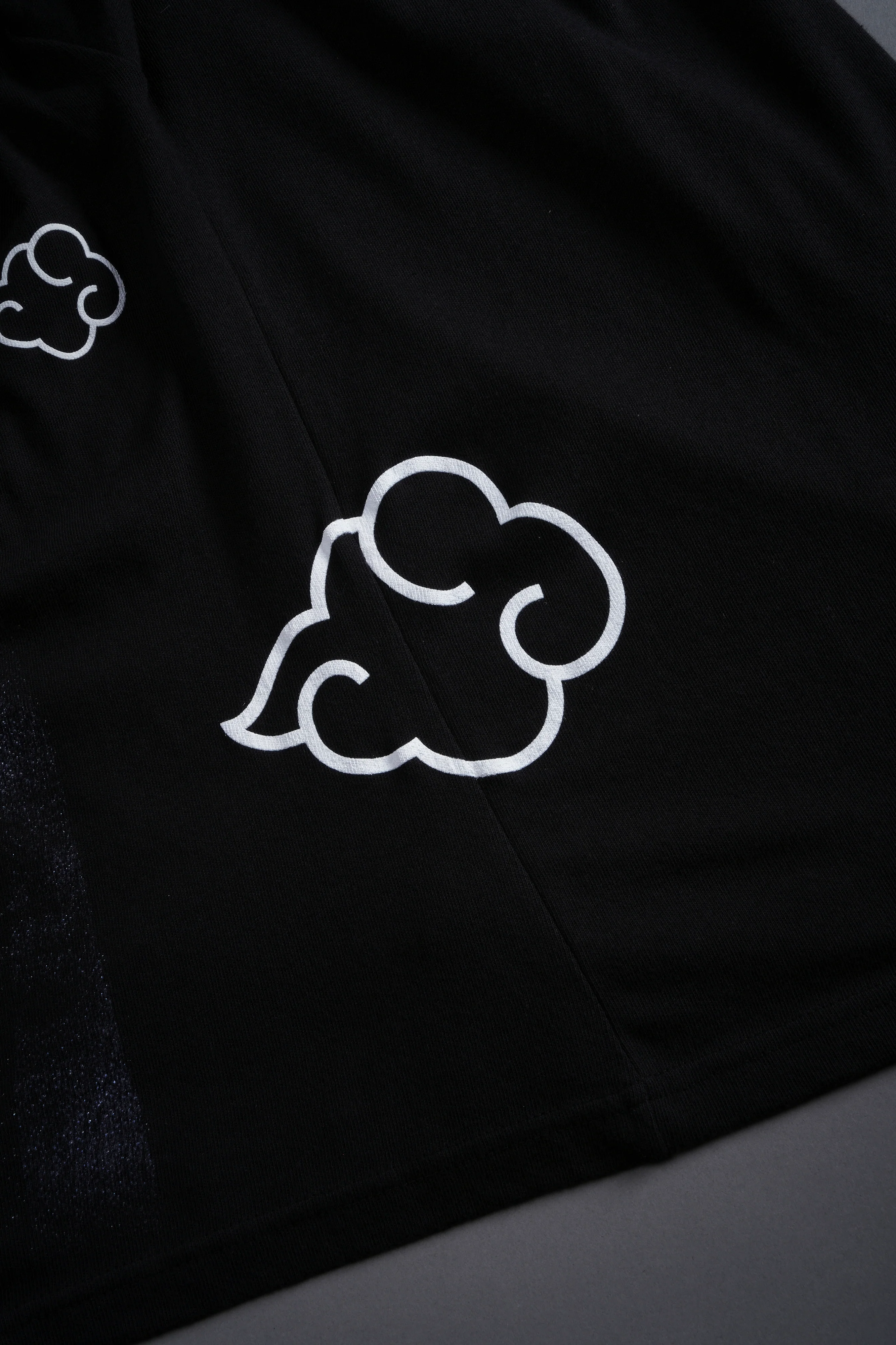 Konan Akatsuki "Side By Side" Oversized Tee in Black - Image 5