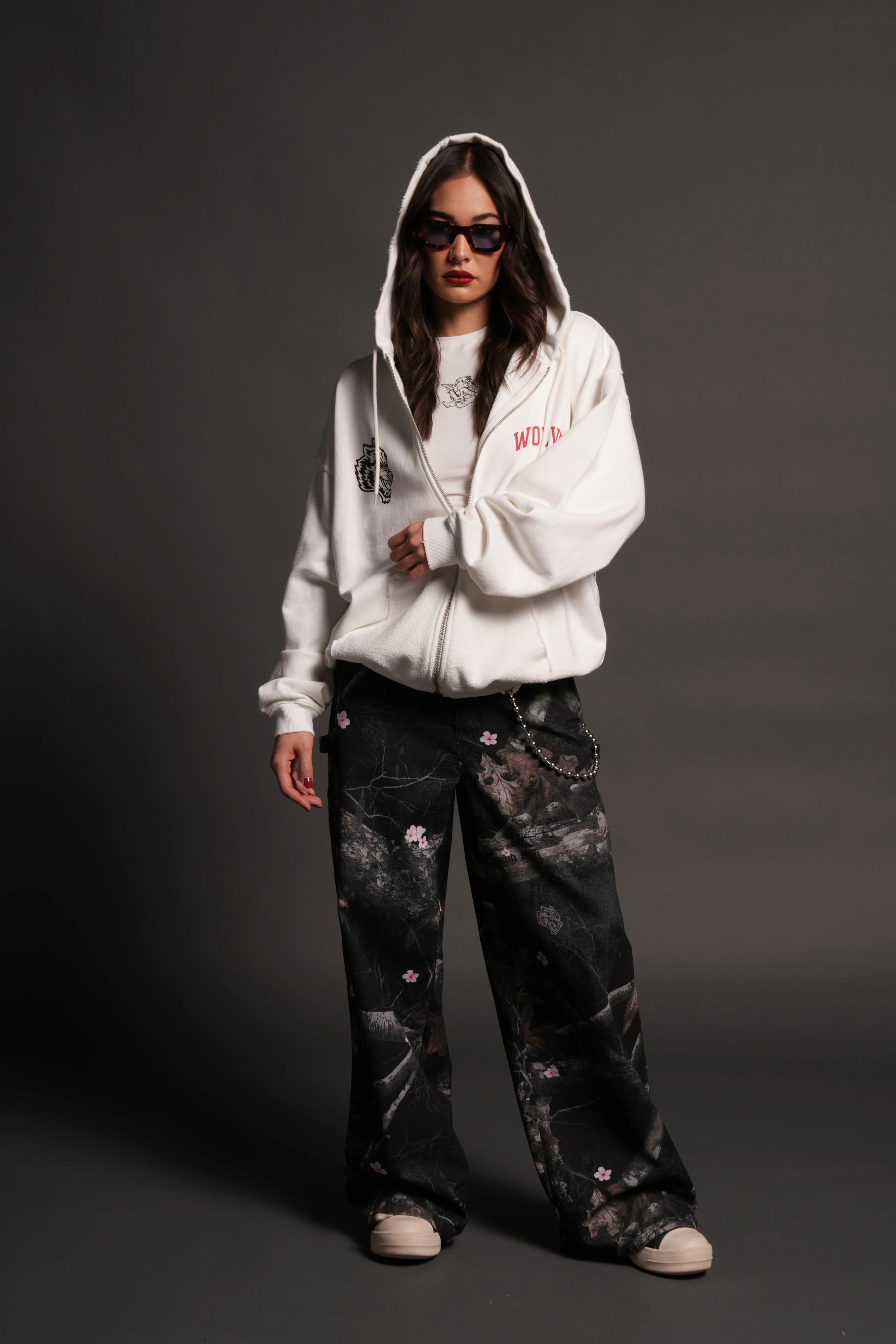 La Ca Frvr Grunge Moatis Zip Hoodie in Cream - Image 10