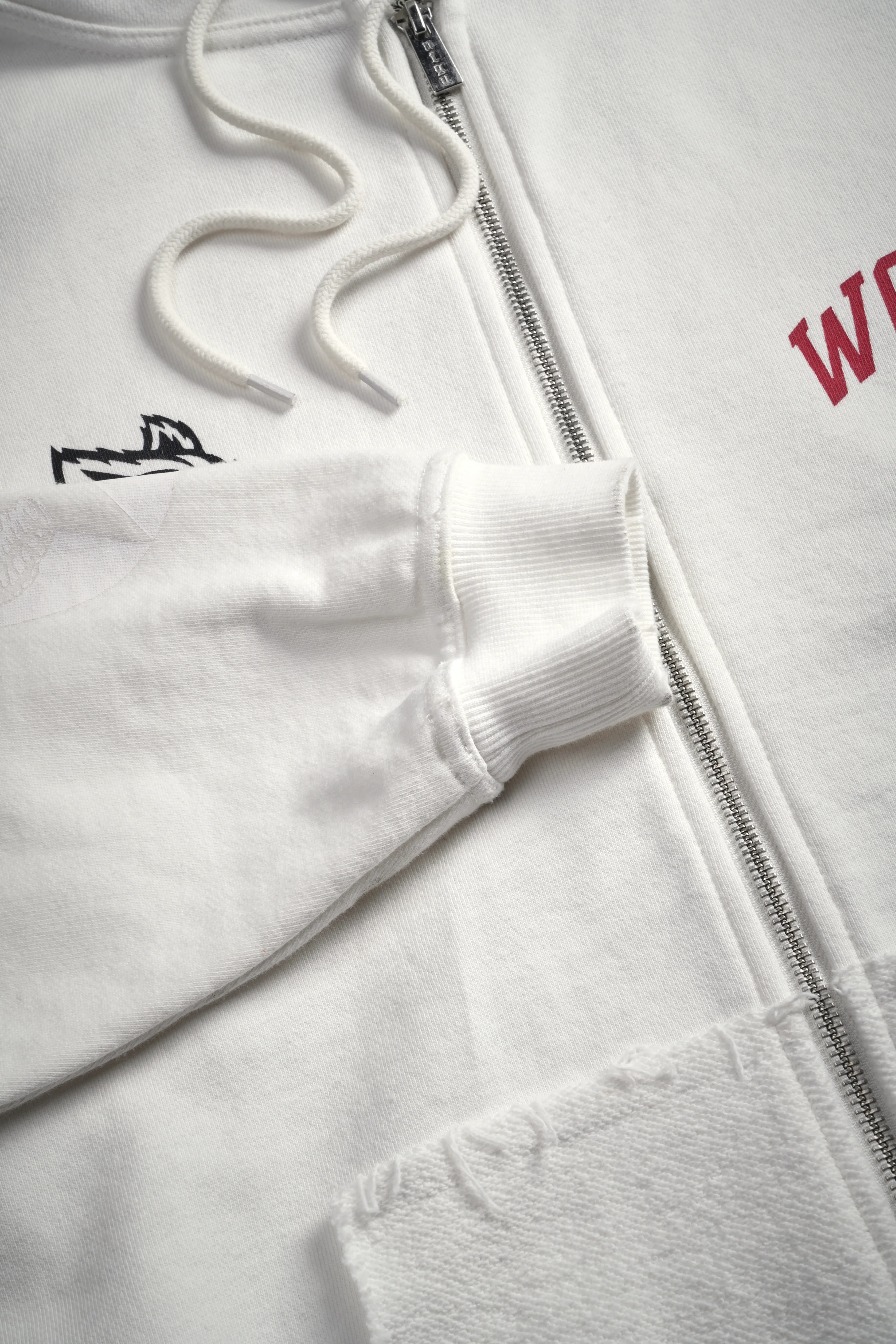 La Ca Frvr Grunge Moatis Zip Hoodie in Cream - Image 13