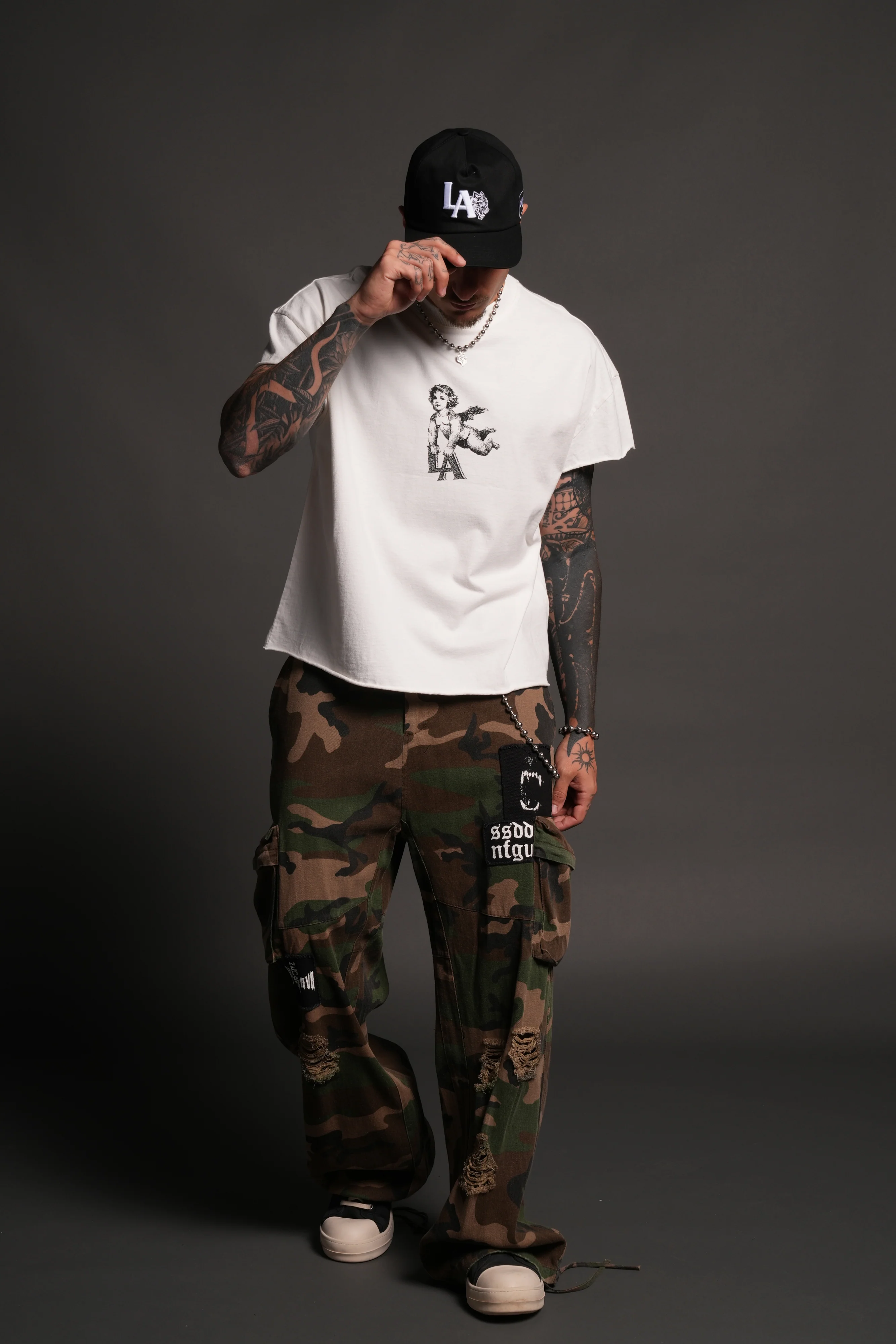 La Cherub Grunge Mid Length Raw Hem Cap Sleeve Tee in Cream - Image 5