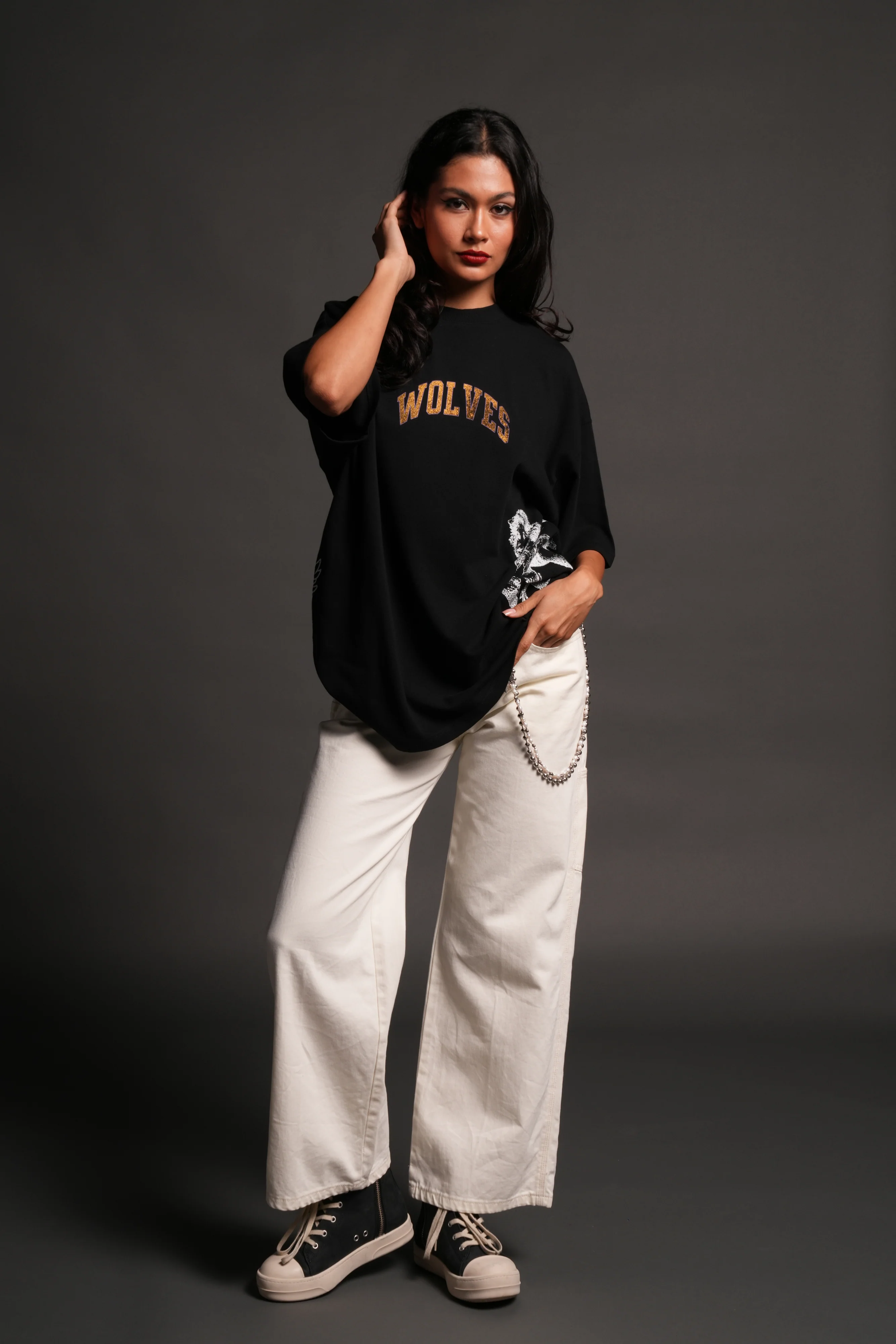 La Has Your Back Premium Oversized Tee in Black - Image 11