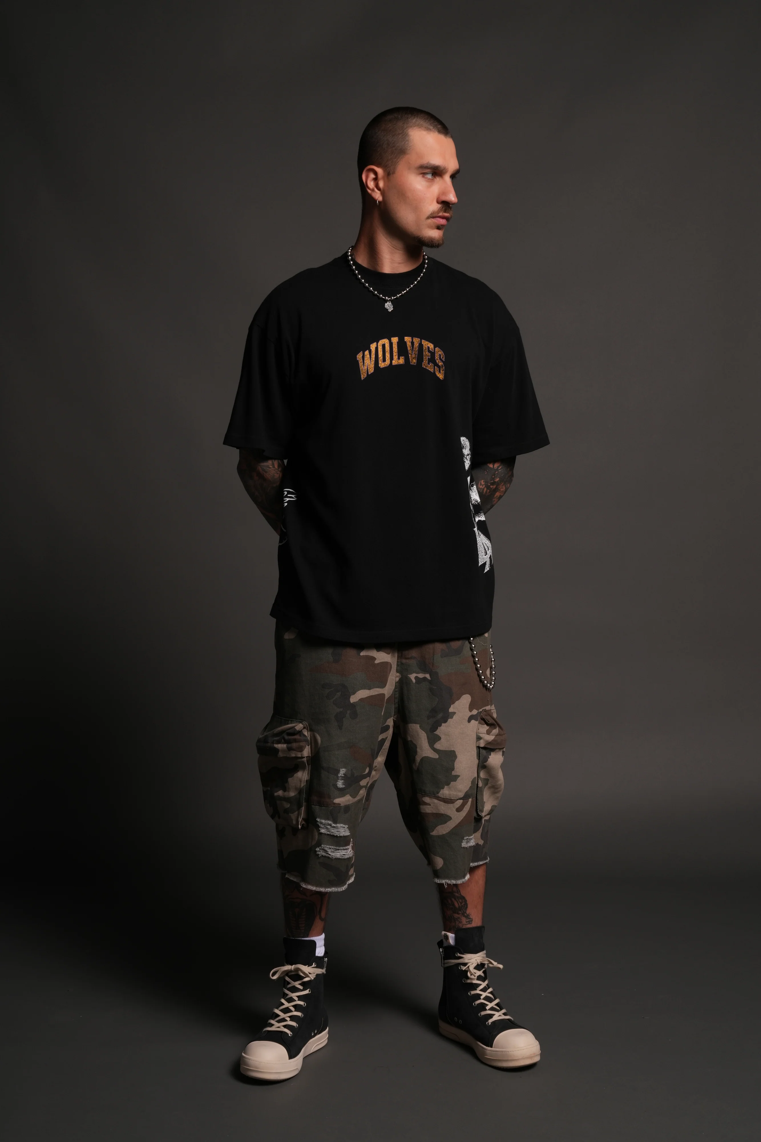 La Has Your Back Premium Oversized Tee in Black - Image 5