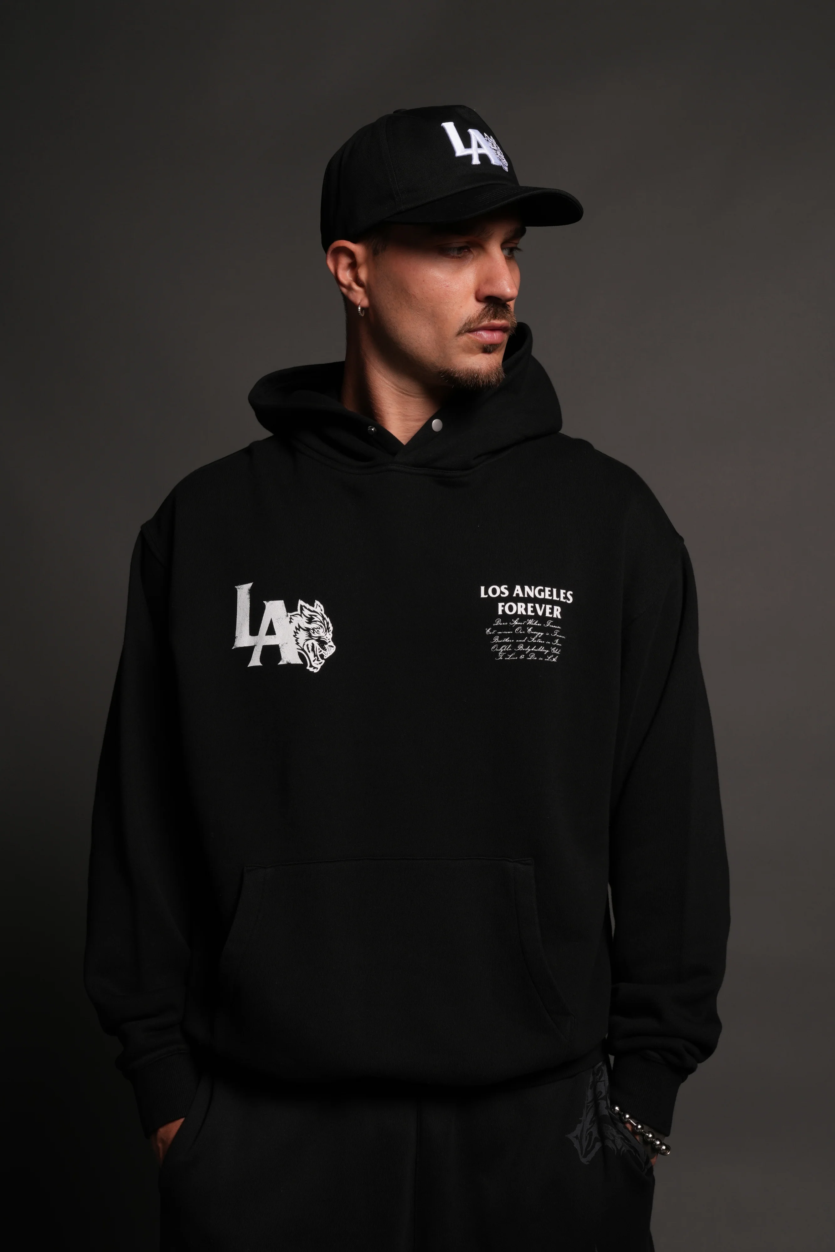 La Wolves V2 Pierce Hoodie in Black - Image 2