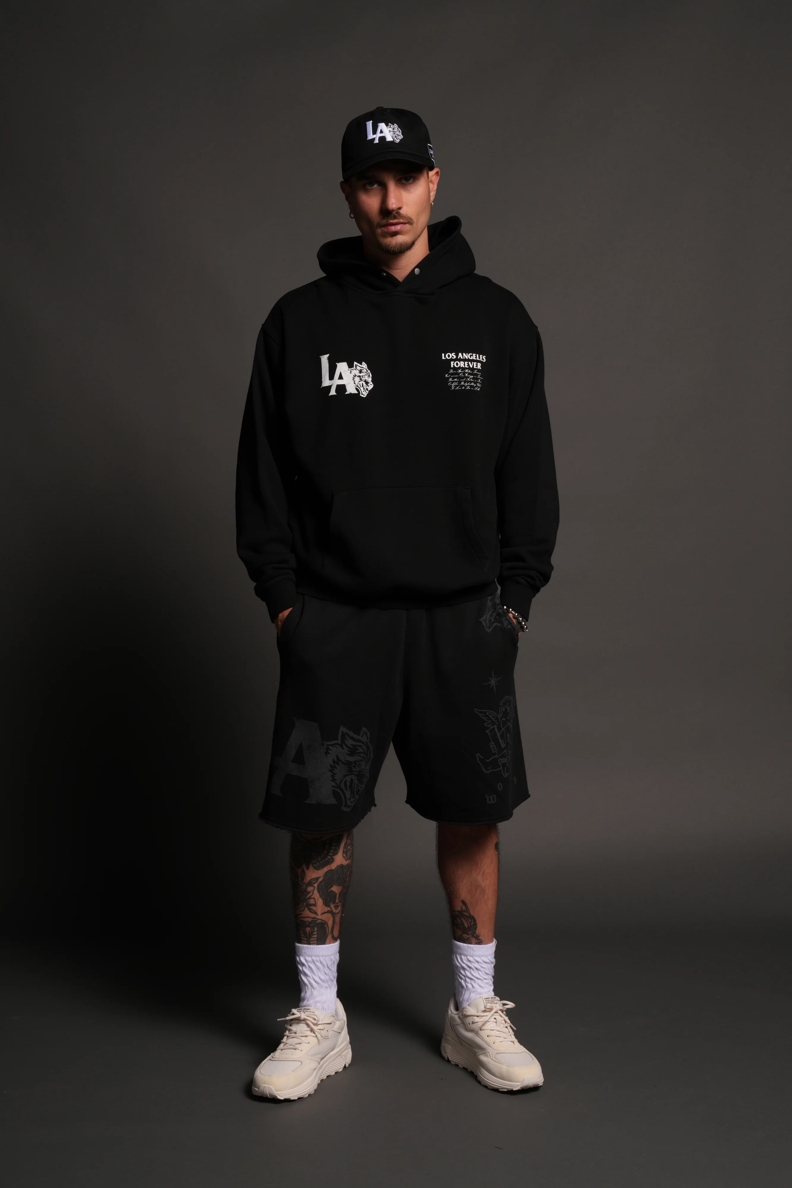 La Wolves V2 Pierce Hoodie in Black - Image 5