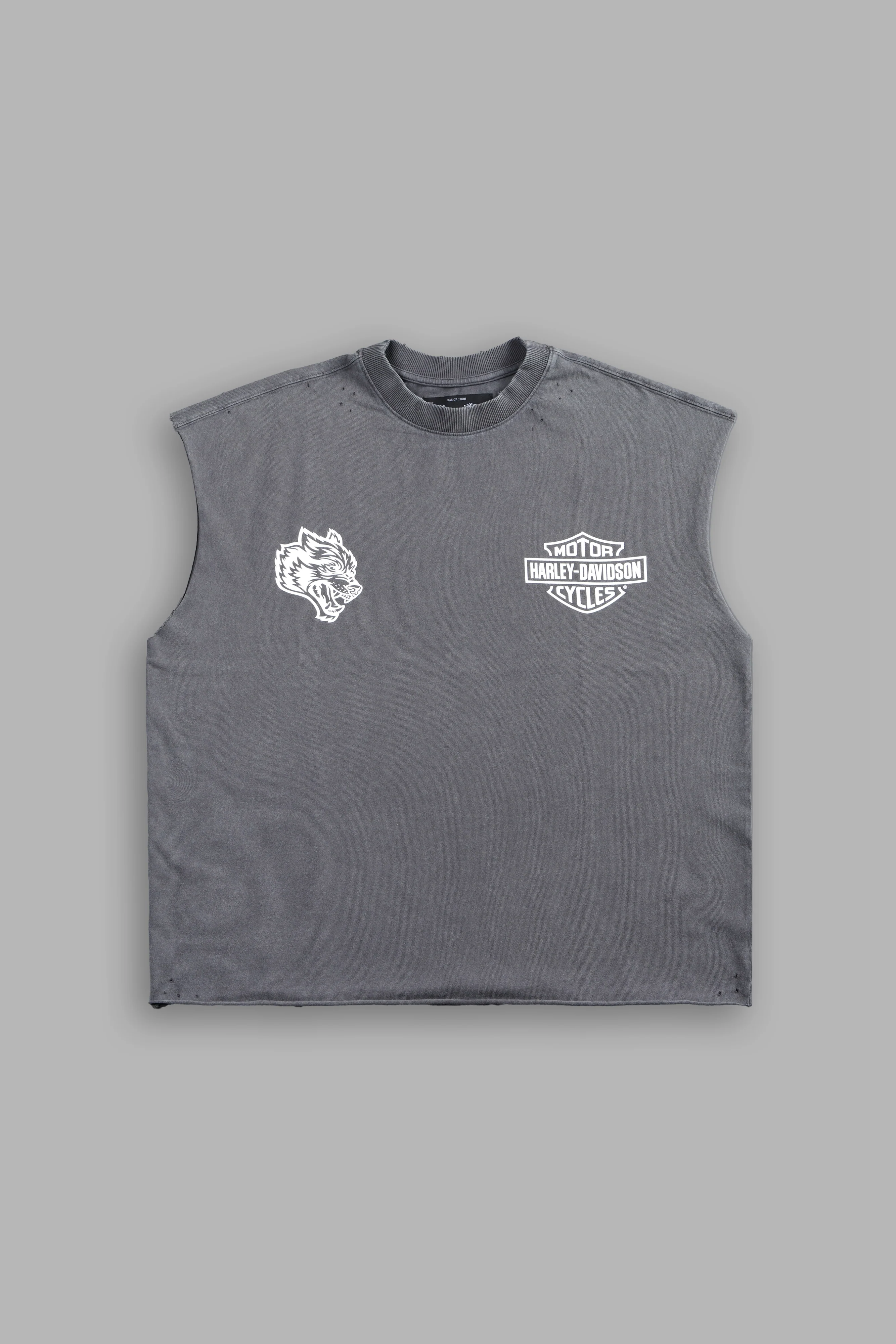 Live Free H-D Distressed Grunge Mid Length Raw Hem Muscle Tee in Slate Gray - Image 3