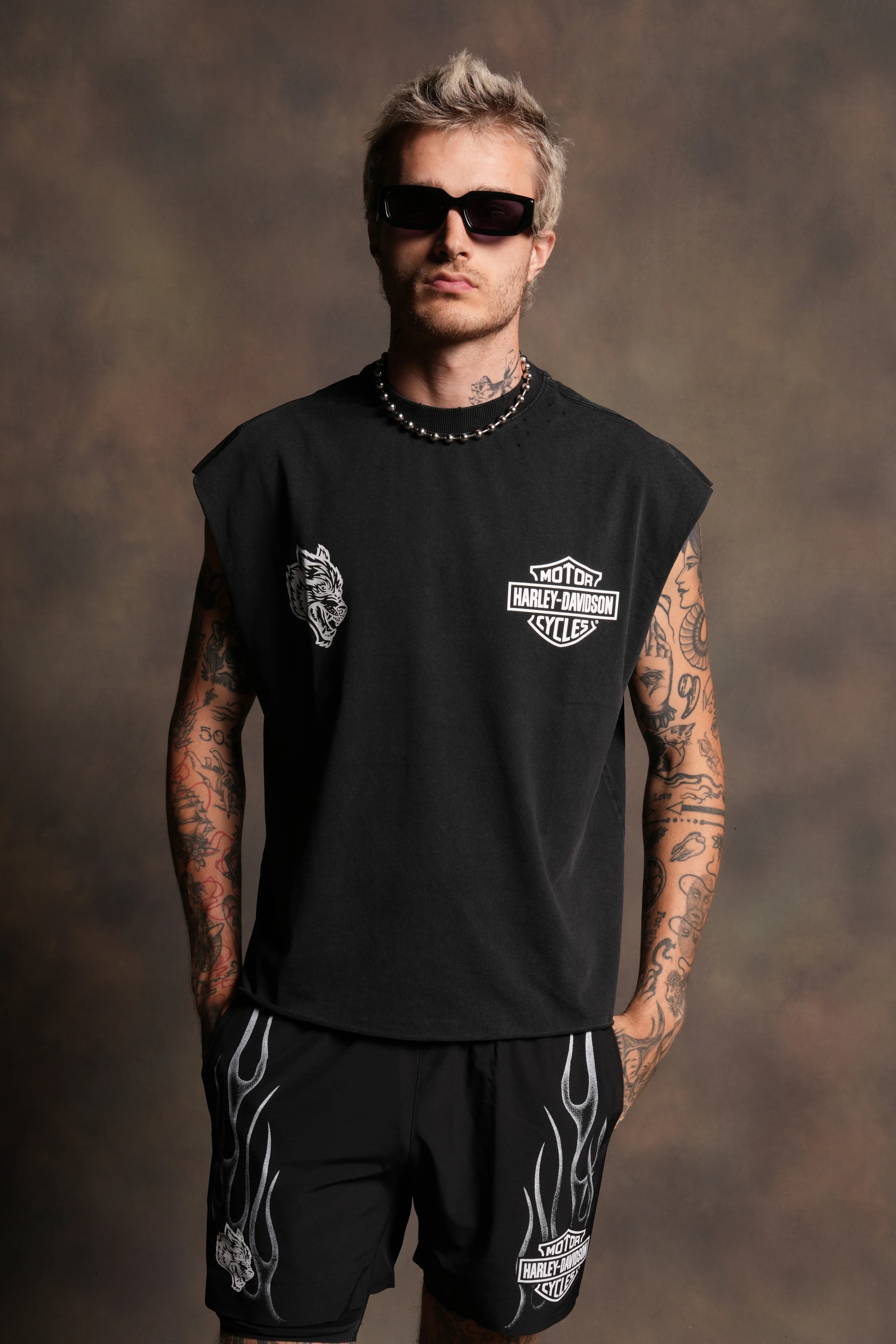 Live Free H-D Distressed Grunge Mid Length Raw Hem Muscle Tee in Washed Black - Image 2