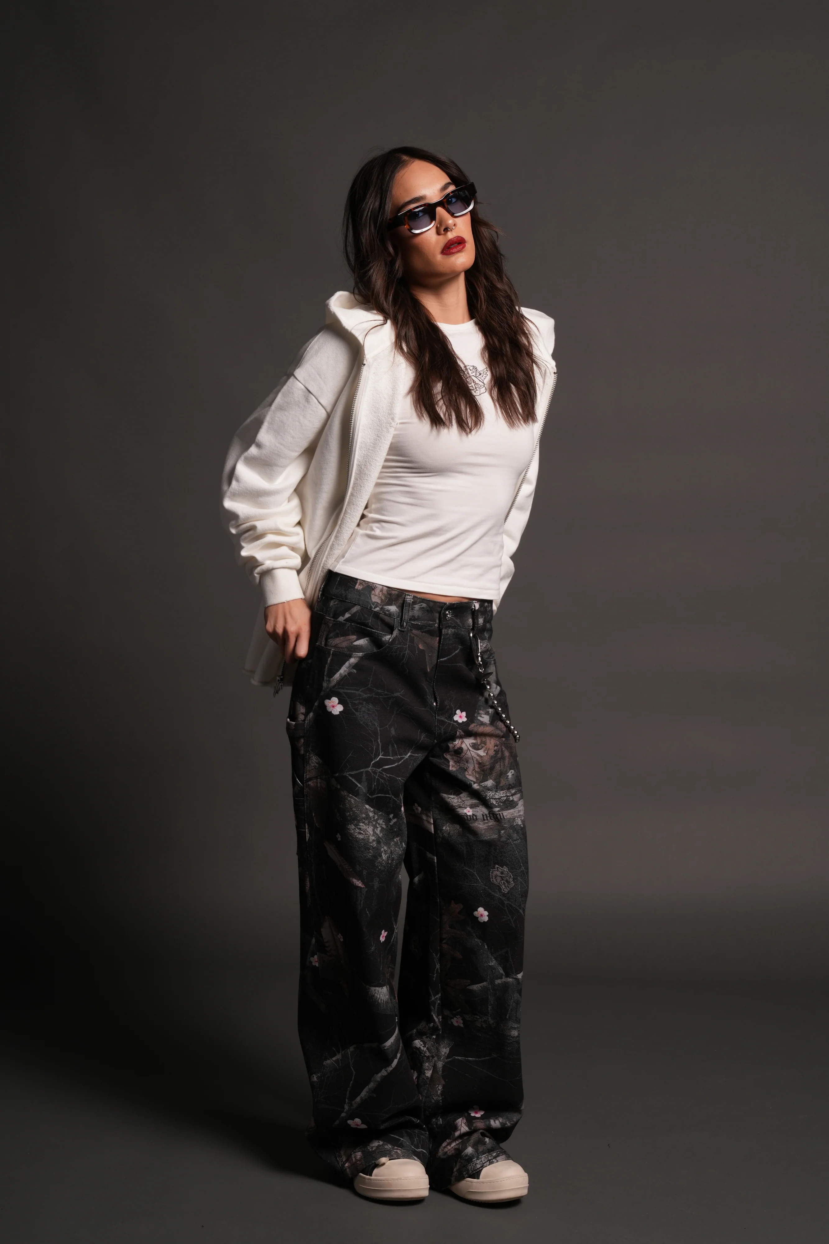 Los Cherub Distressed Grunge Mid Length Raw Hem Zip Hoodie in Cream - Image 11