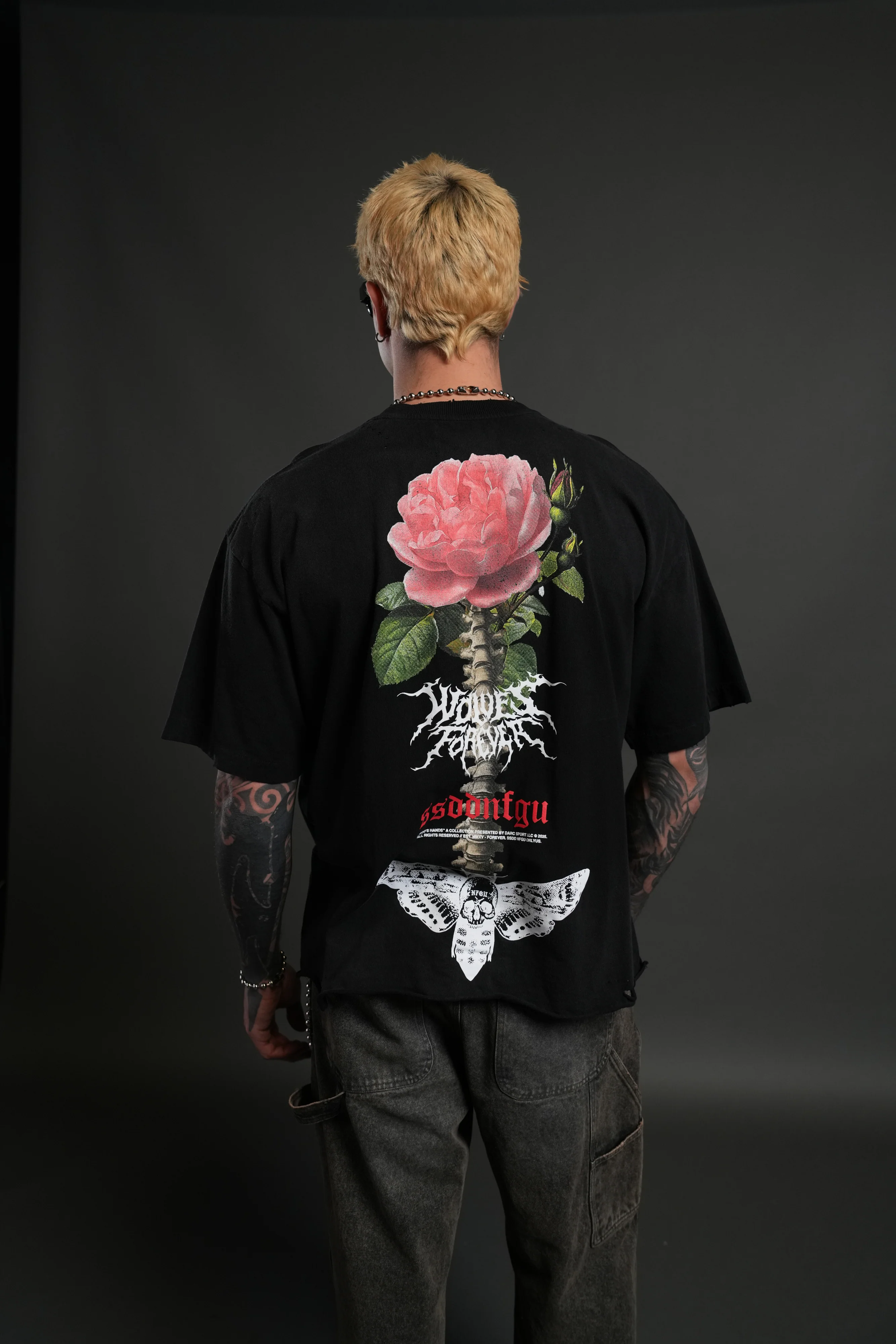 Mori Rose Distressed Grunge Tee in Black Drift Wash - Image 4