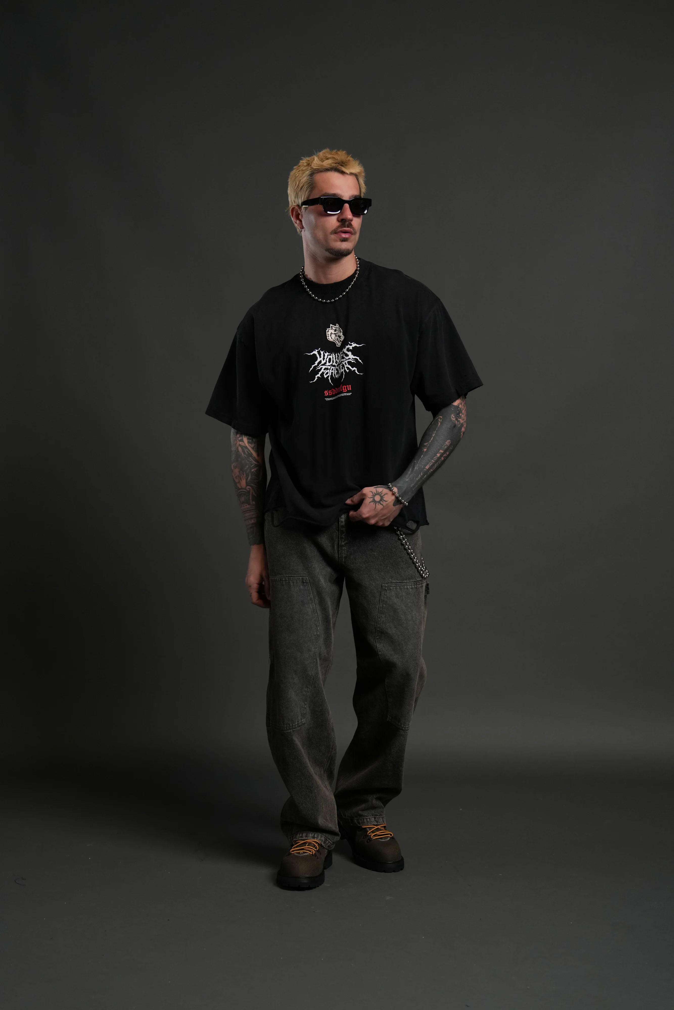 Mori Rose Distressed Grunge Tee in Black Drift Wash - Image 5