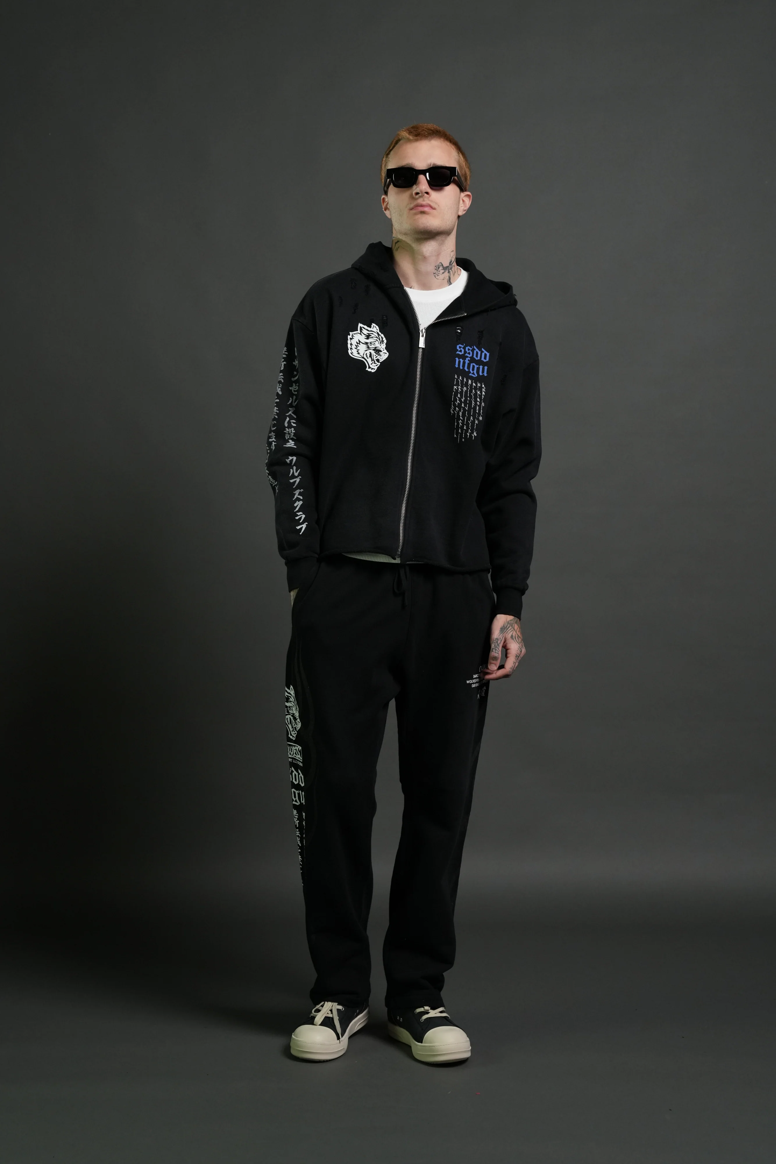 Relentless Distressed Grunge Mid Length Raw Hem Zip Hoodie in Black Sun Fade - Image 5