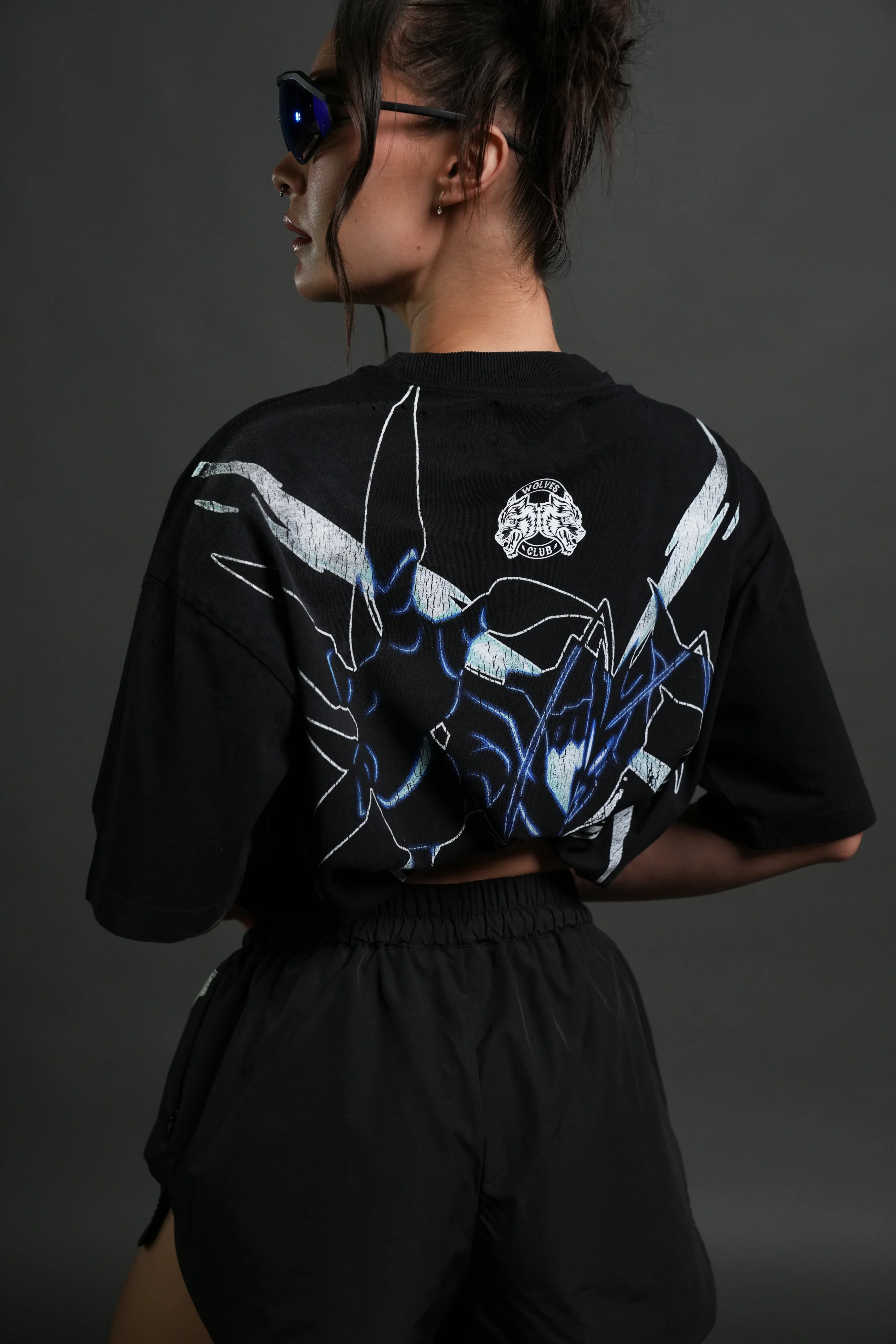 Rise of Beru Grunge Mid-Length Raw Hem Tee in Black Sun Fade - Image 14