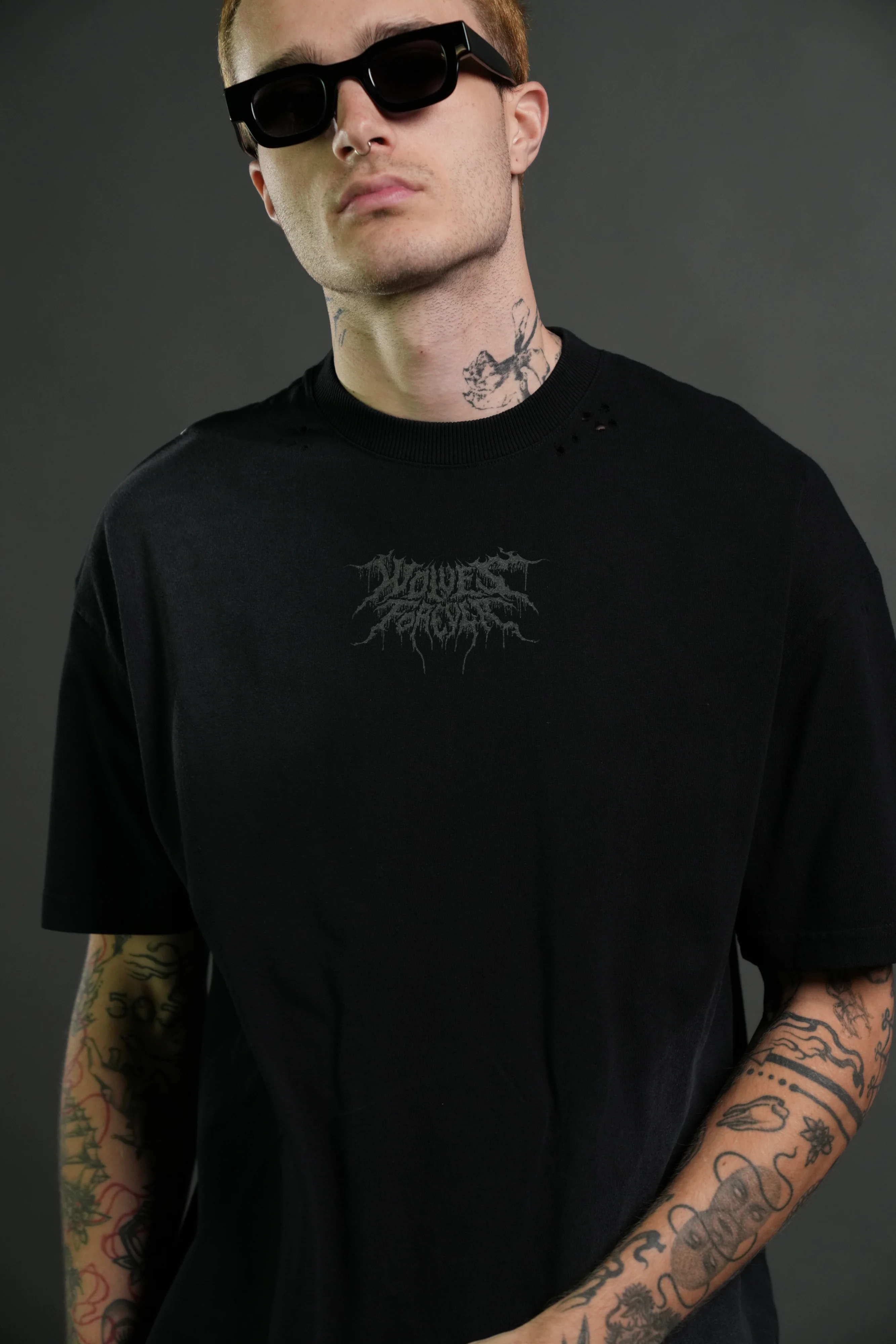 Rise of Beru Grunge Mid-Length Raw Hem Tee in Black Sun Fade - Image 7