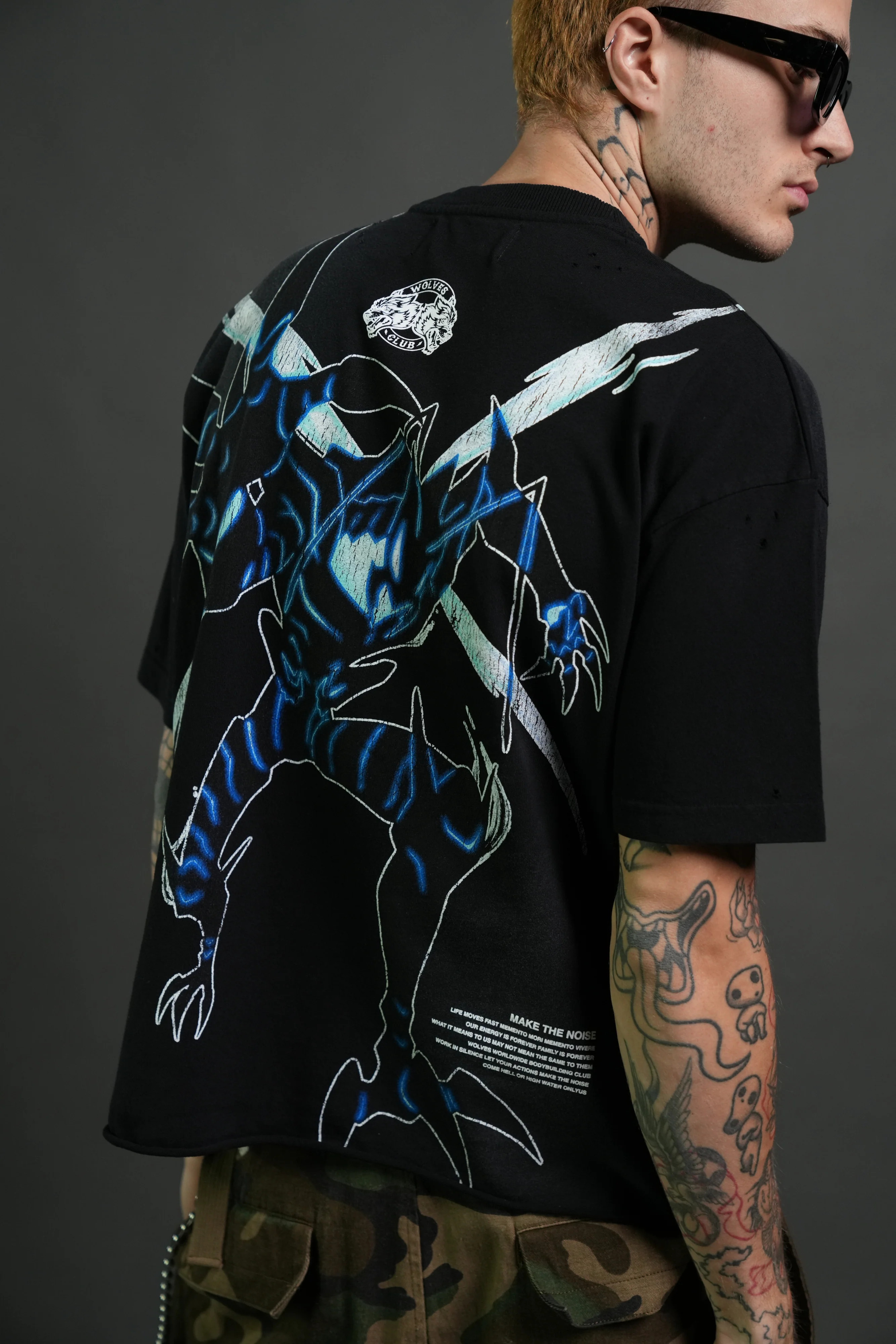Rise of Beru Grunge Mid-Length Raw Hem Tee in Black Sun Fade - Image 8
